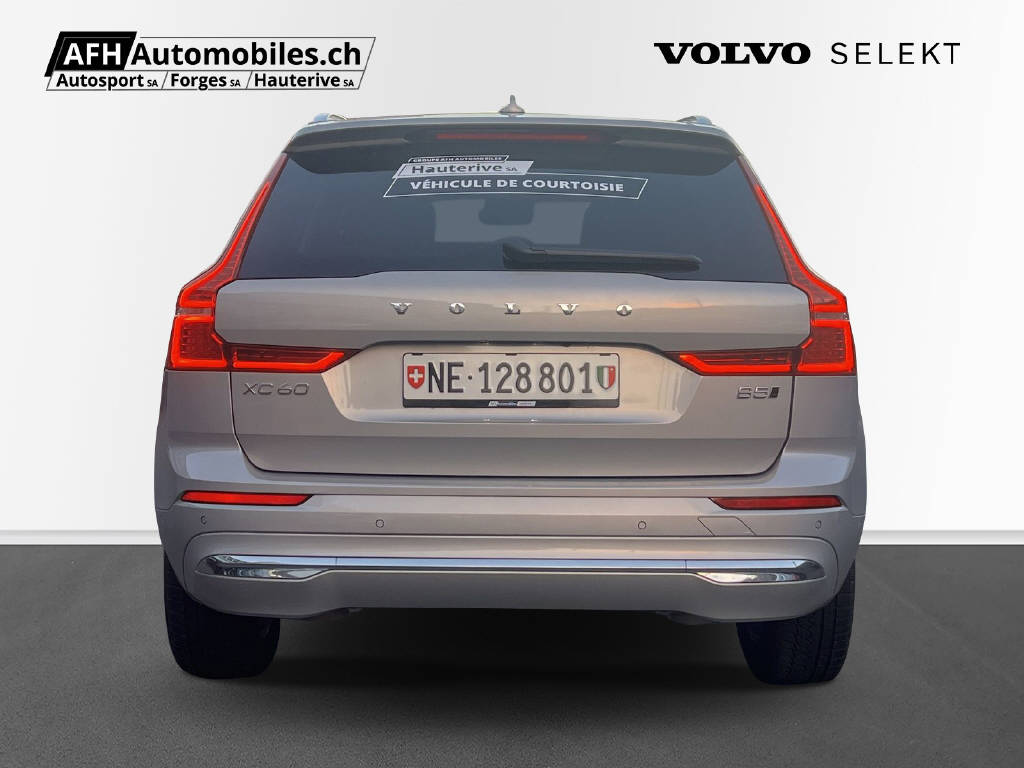 VOLVO XC60 2.0 B5 MH Ultimate Bright AWD-image-3