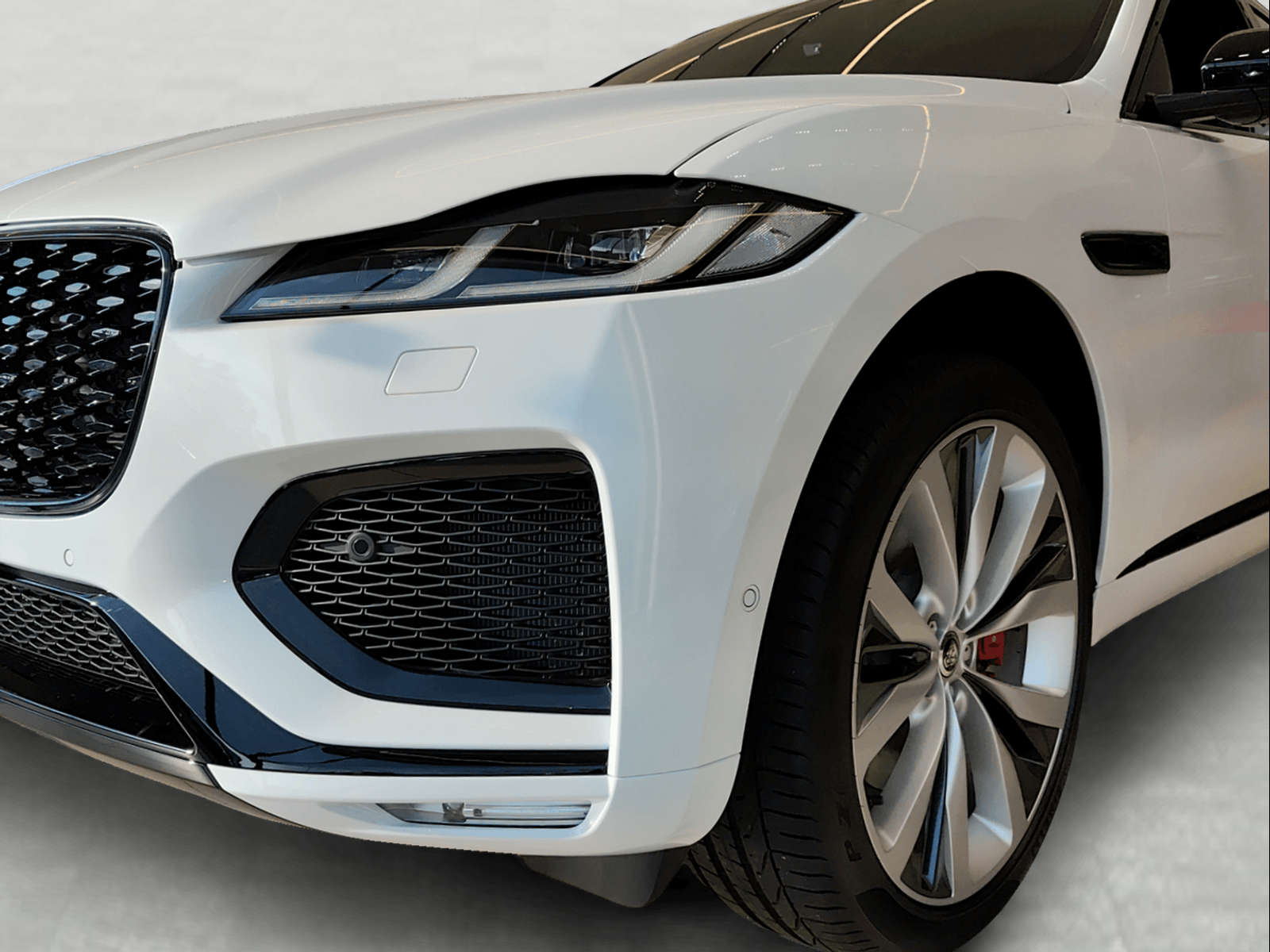 JAGUAR F-Pace 3.0 P400 Sport MHEV AWD-image-2