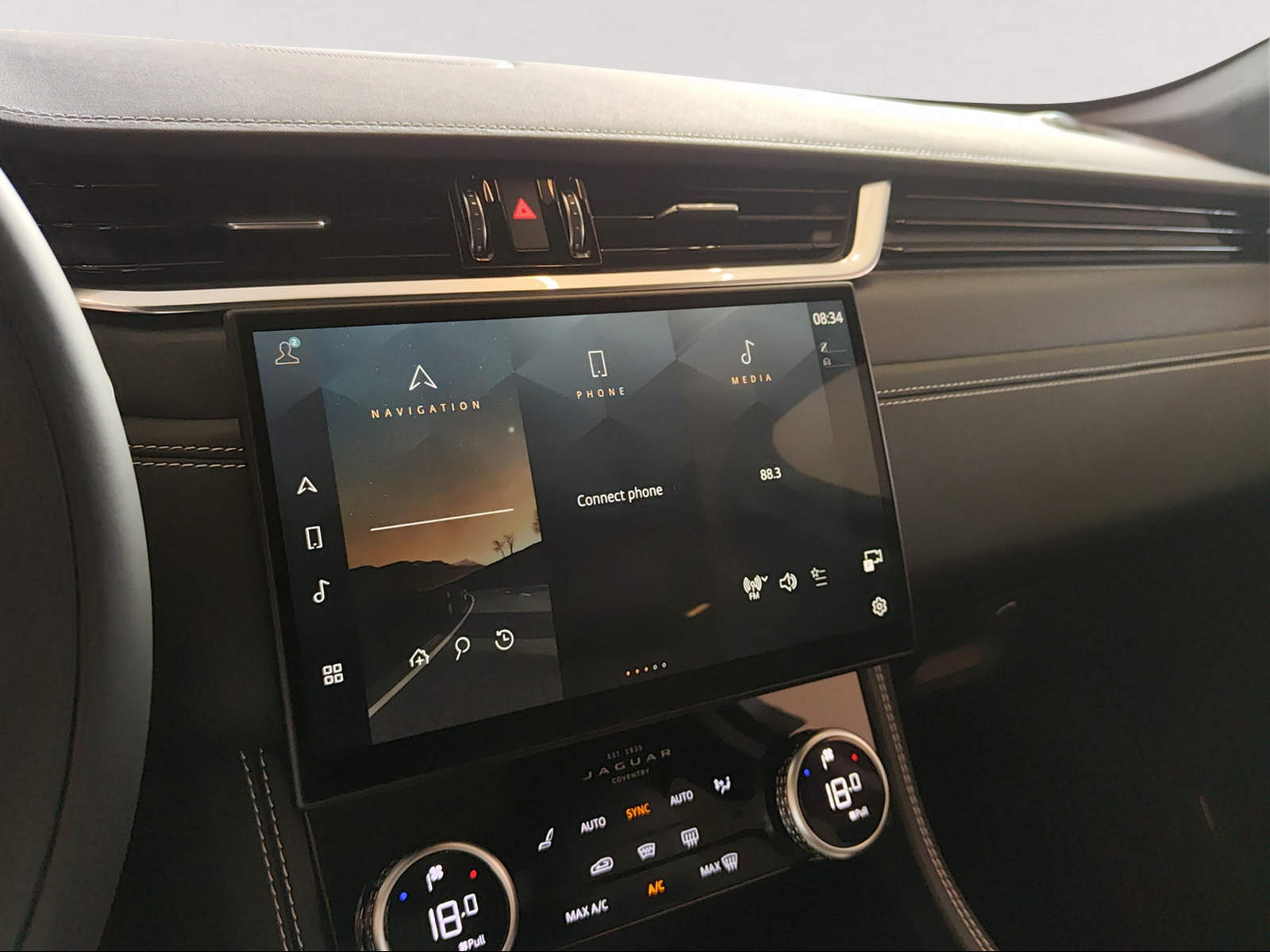 JAGUAR F-Pace 3.0 P400 Sport MHEV AWD-image-14