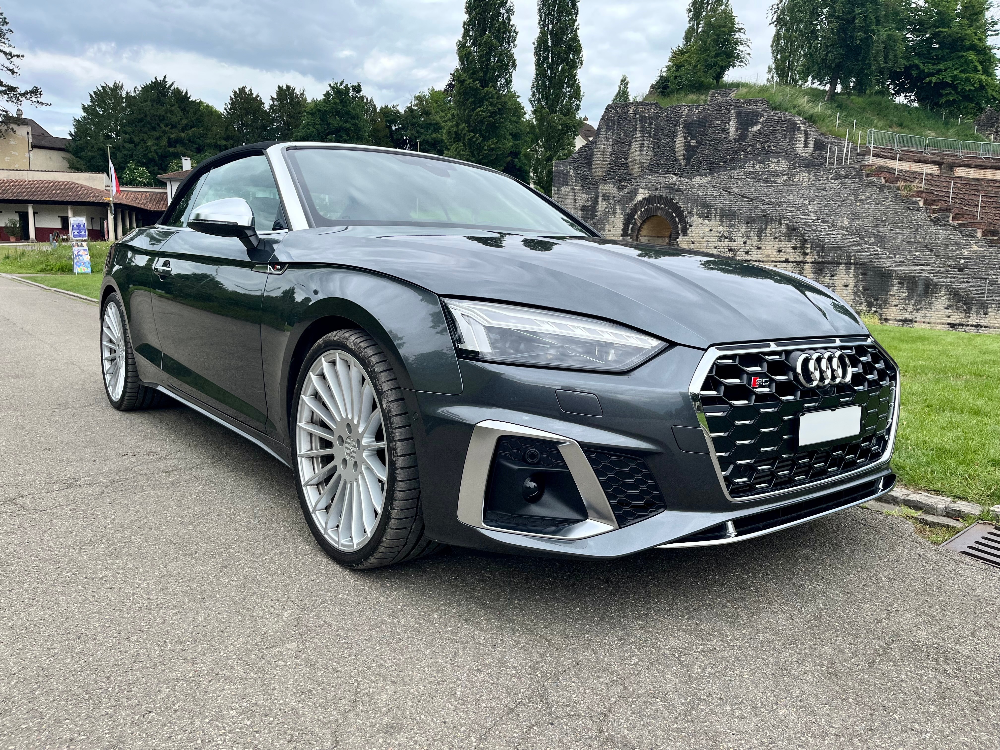 Car photo