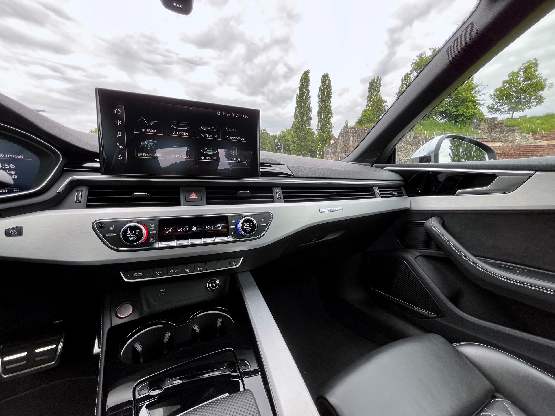 AUDI S5 Cabriolet 3.0 TFSI quattro tiptronic-image-14