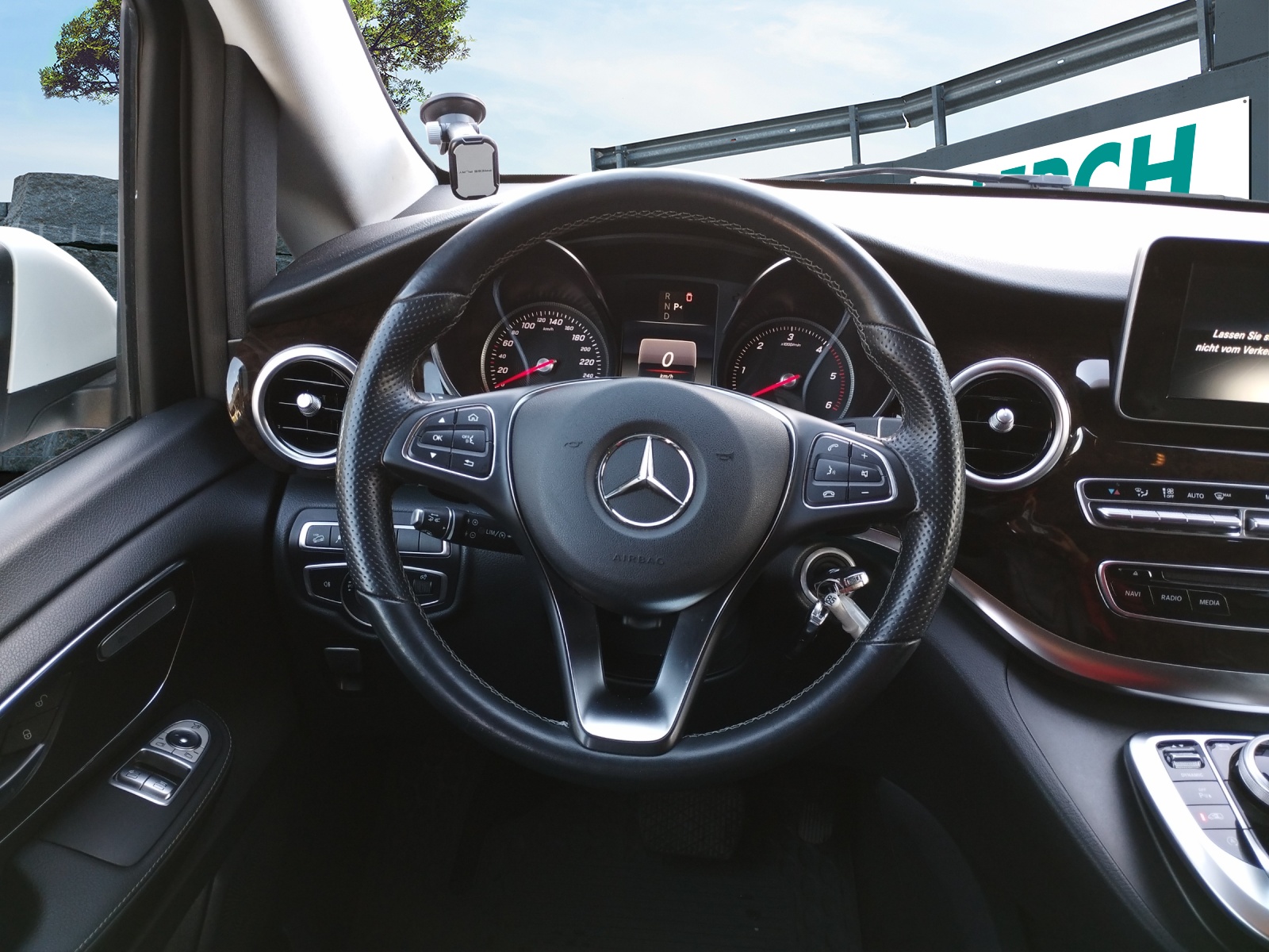 MERCEDES-BENZ V 250 d Avantgarde lang 4Matic 7G-Tronic-image-10