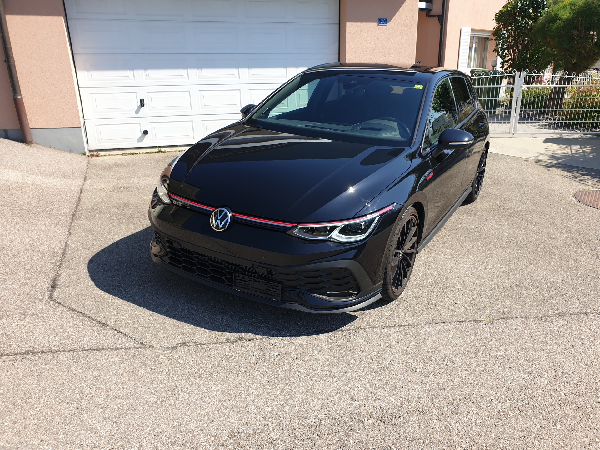 VW Golf 2.0 TSI GTI Clubsport 45 DSG-image-2