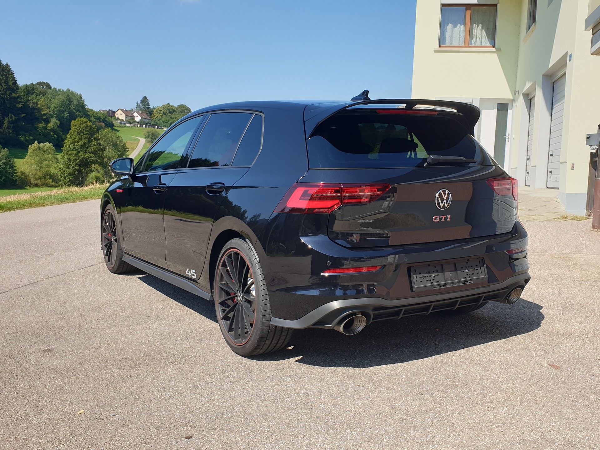 VW Golf 2.0 TSI GTI Clubsport 45 DSG-image-1