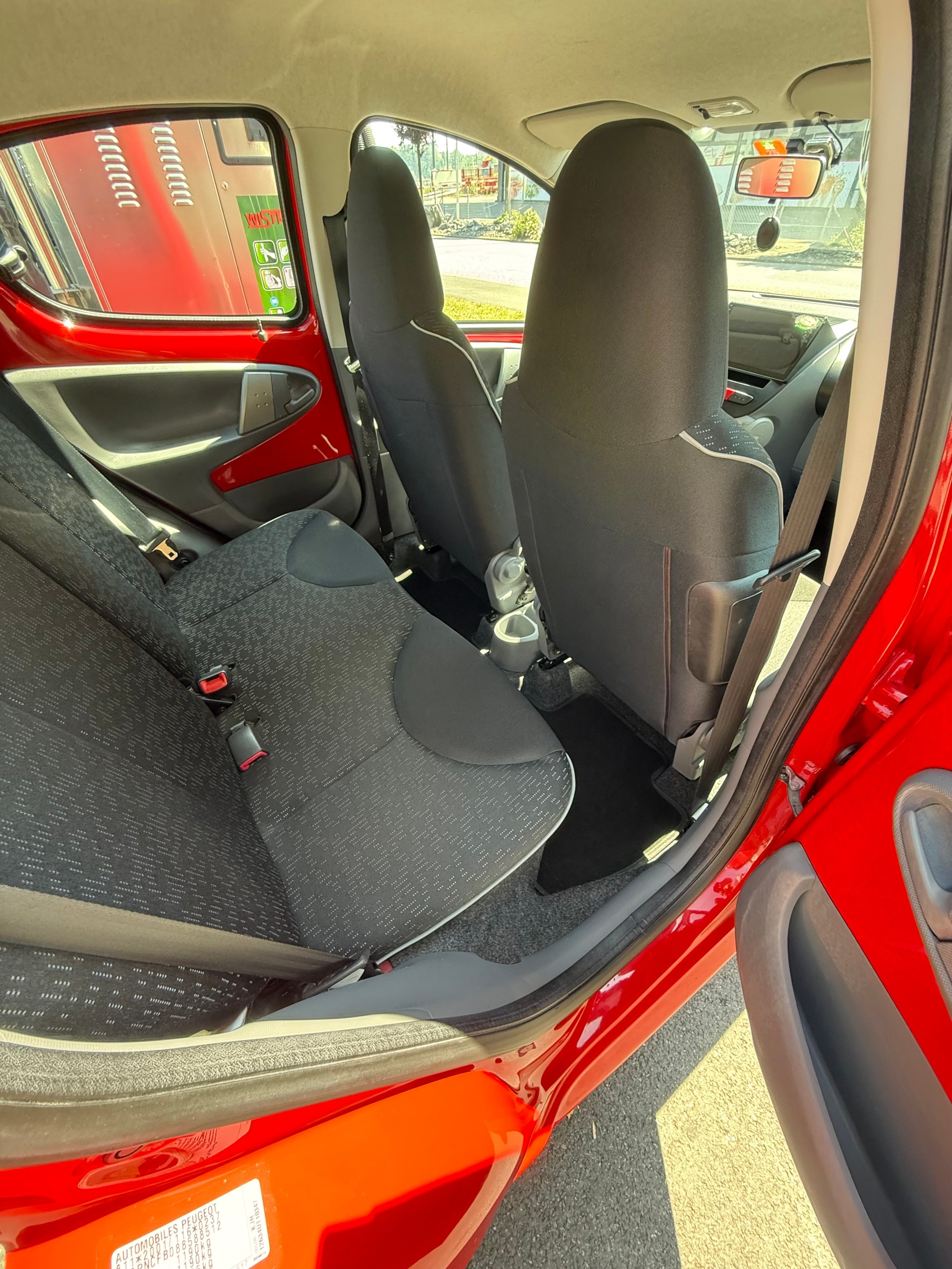 PEUGEOT 107 1.0 Trendy BMP5 CH FAHRZEUG-image-18