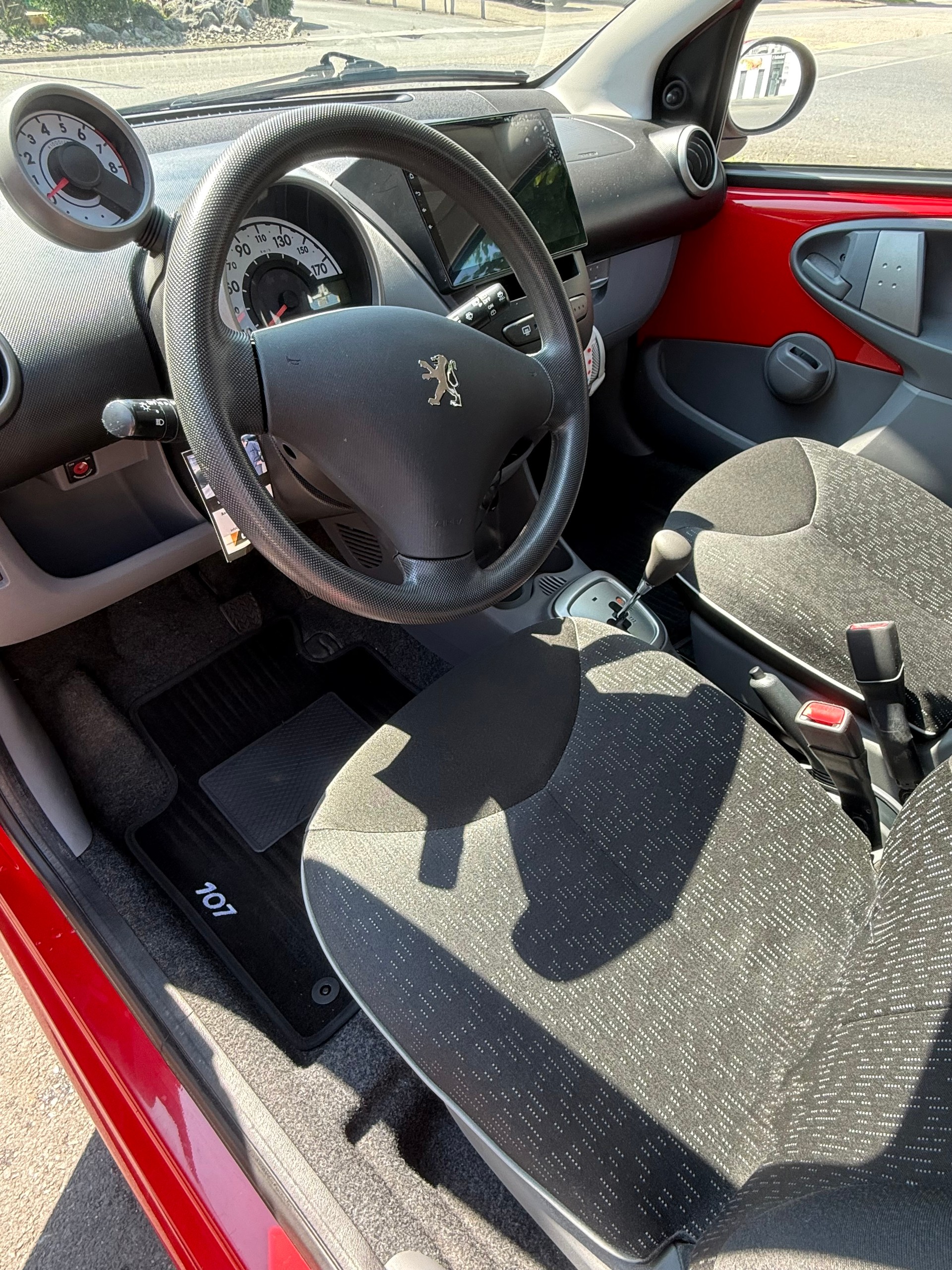 PEUGEOT 107 1.0 Trendy BMP5 CH FAHRZEUG-image-12