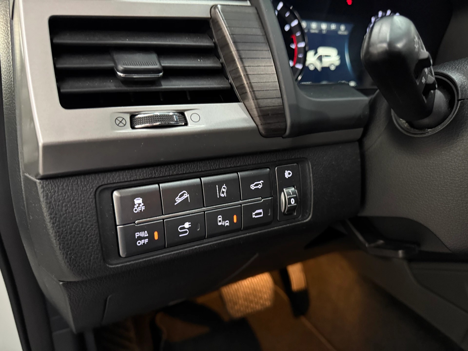 KGM-SsangYong 2.0 Sapphire 4WD BENZINA!-image-9