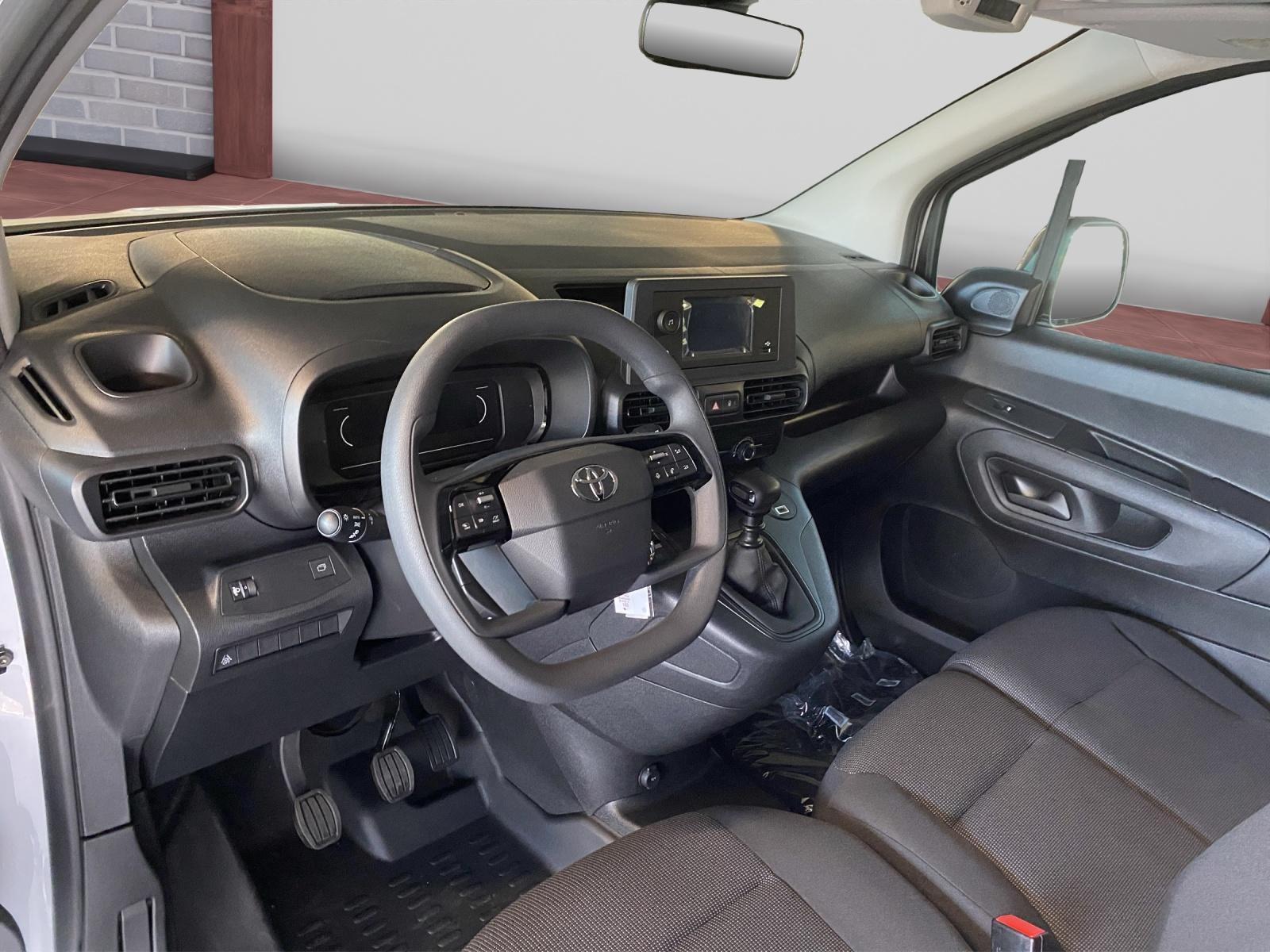 TOYOTA PROACE CITY Van L1 1.2 Active-image-7