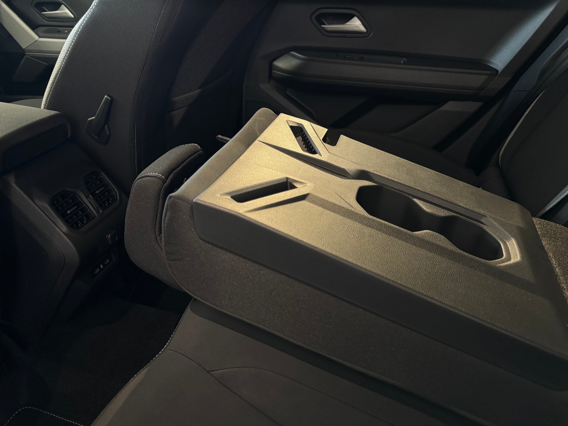 DACIA BIGSTER journey hybrid 155-image-22