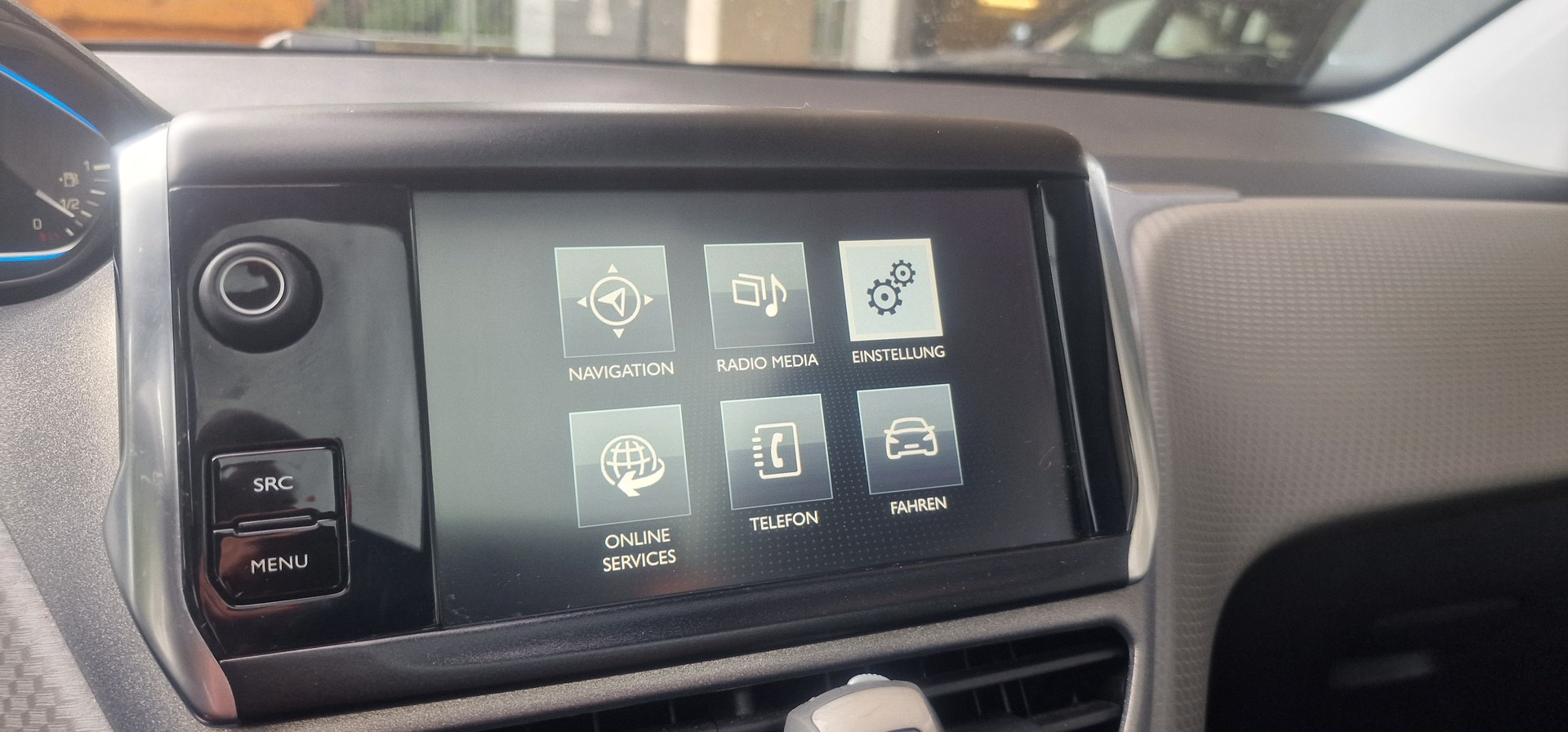 PEUGEOT 2008 1.2 PureTech Allure EAT6-image-15