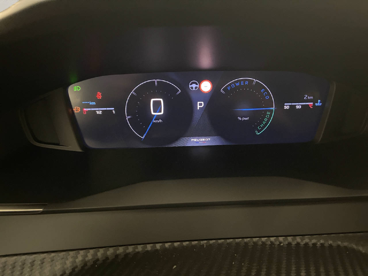 PEUGEOT 208 1.2 Hybrid Allure Premium-image-9