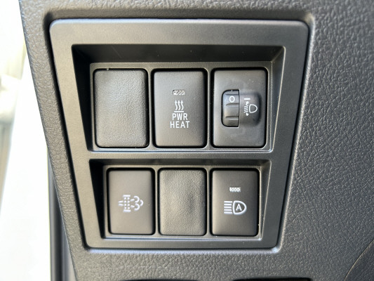 TOYOTA Hilux 2.8d Comf. DC 4x4-image-8