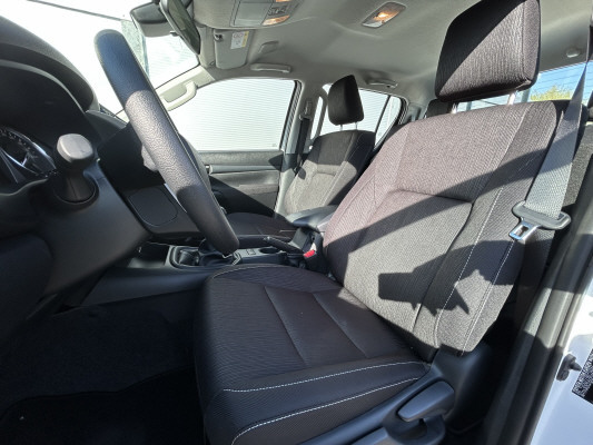 TOYOTA Hilux 2.8d Comf. DC 4x4-image-6