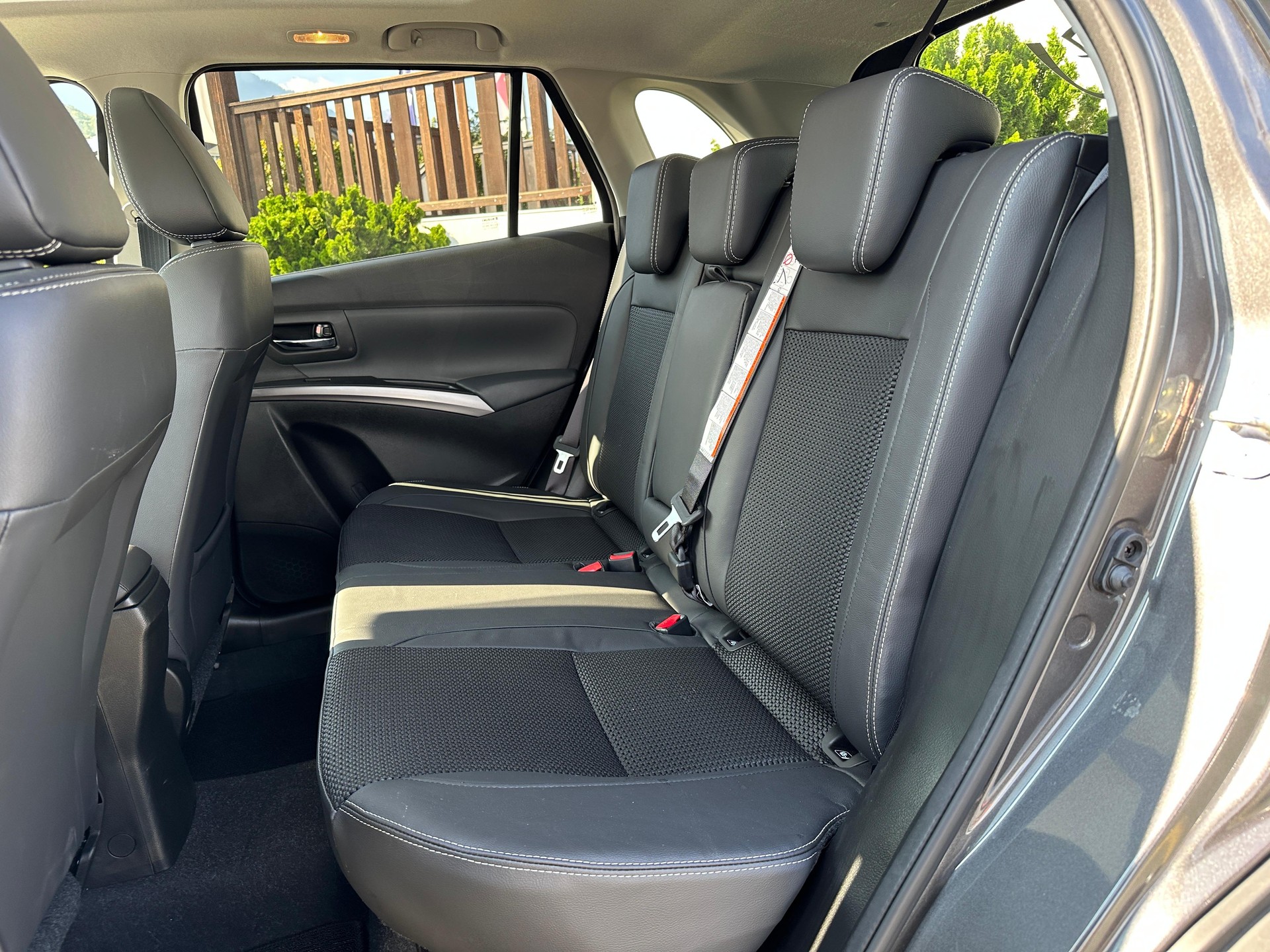 SUZUKI S-Cross 1.4 16V Compact+ MHD 4WD-image-9