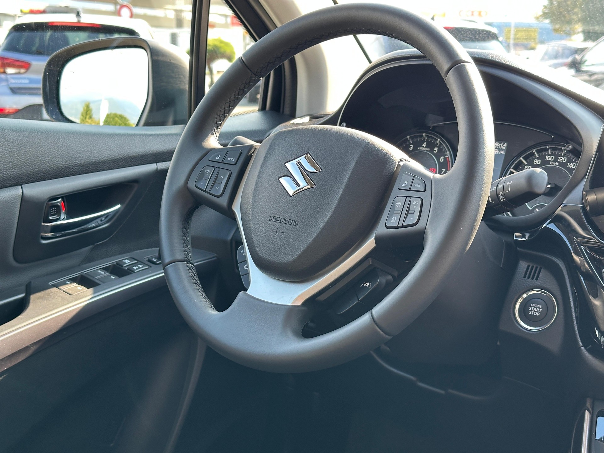 SUZUKI S-Cross 1.4 16V Compact+ MHD 4WD-image-13