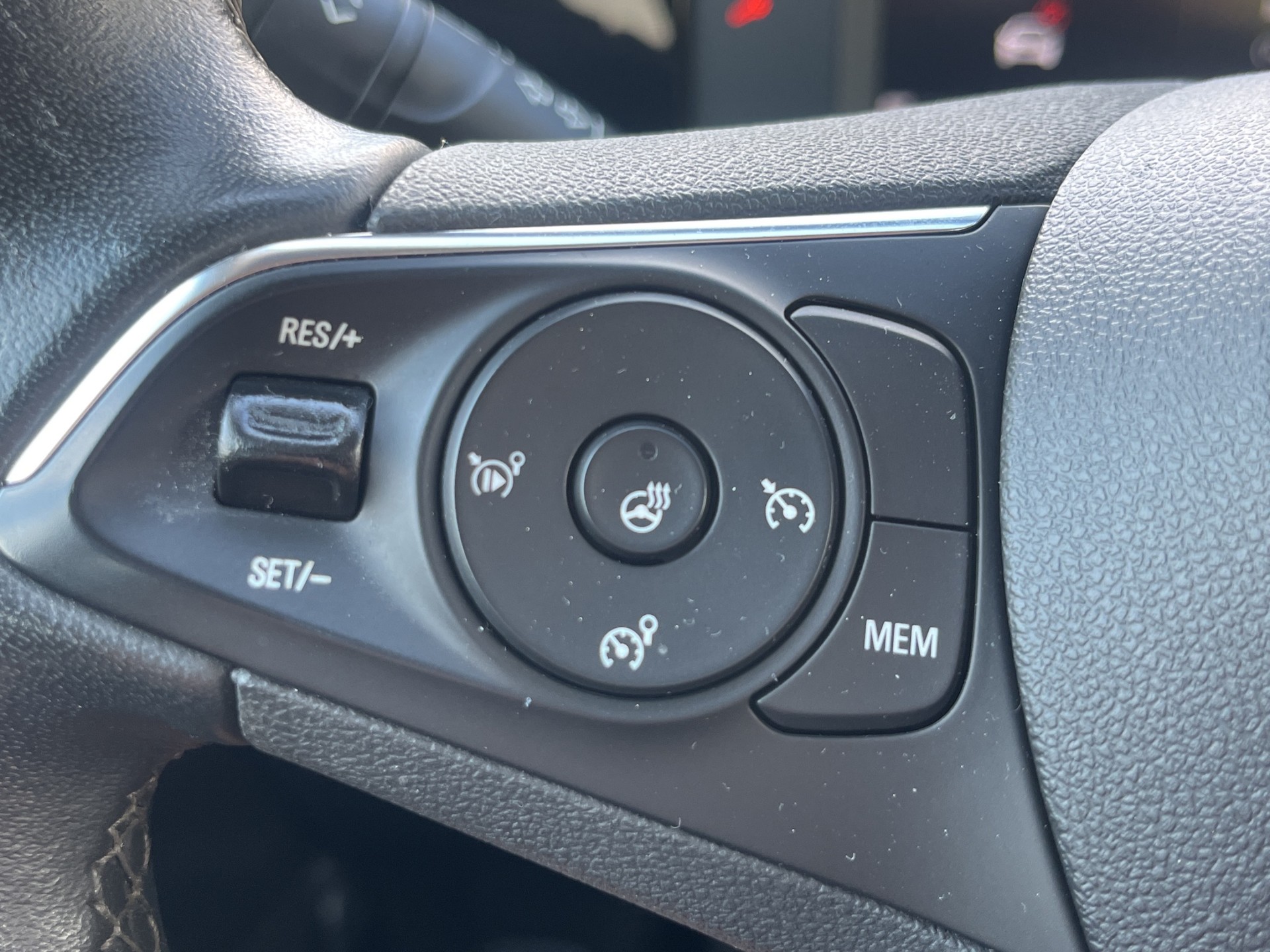 OPEL Mokka 1.2 Direct Injection Turbo Edition-image-15