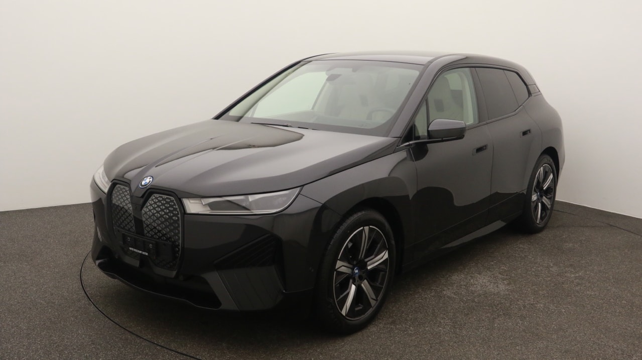 BMW iX xDrive40-image-10