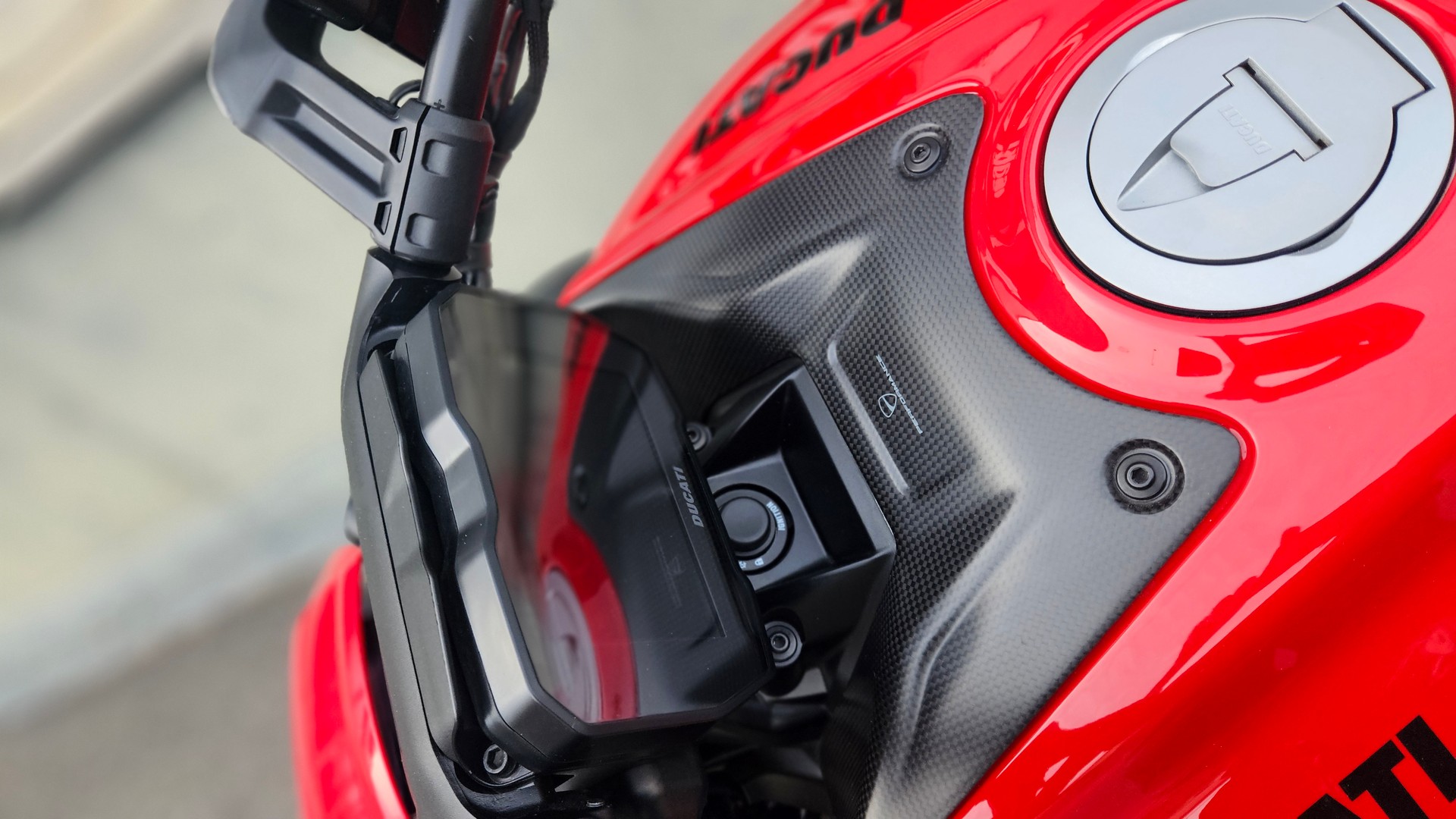 DUCATI DIAVEL V4-showroom-element-3