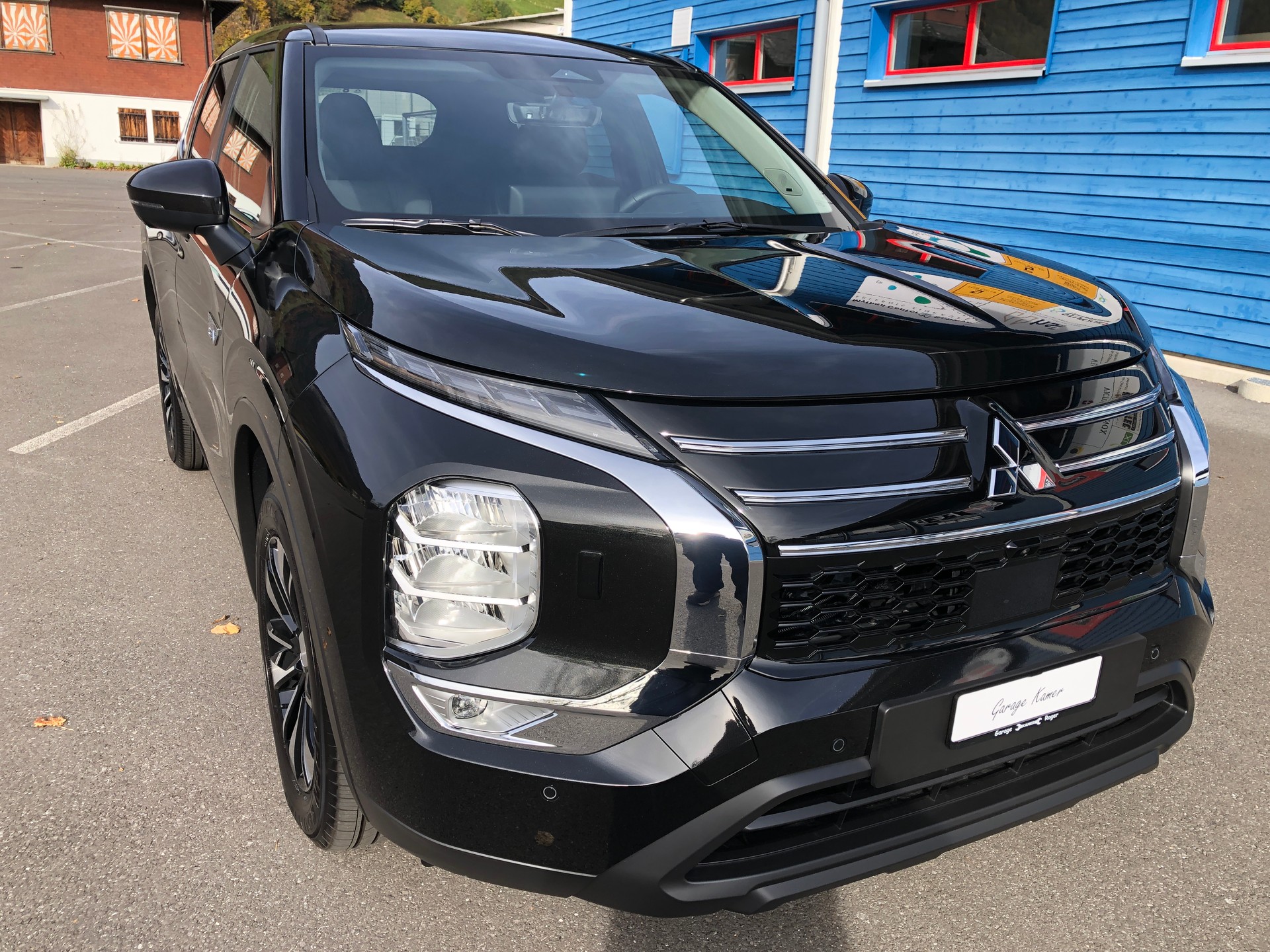 MITSUBISHI Outlander 2.4 PHEV Invite 4WD Automatic-image-0
