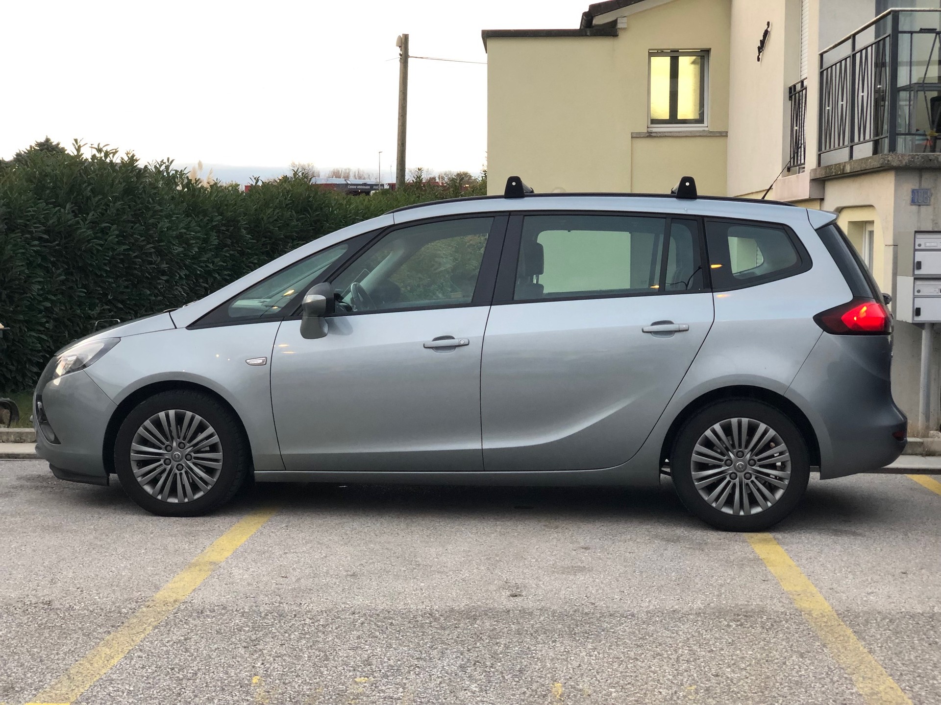 OPEL Zafira Tourer 1.4i 16V Turbo Sport-image-6