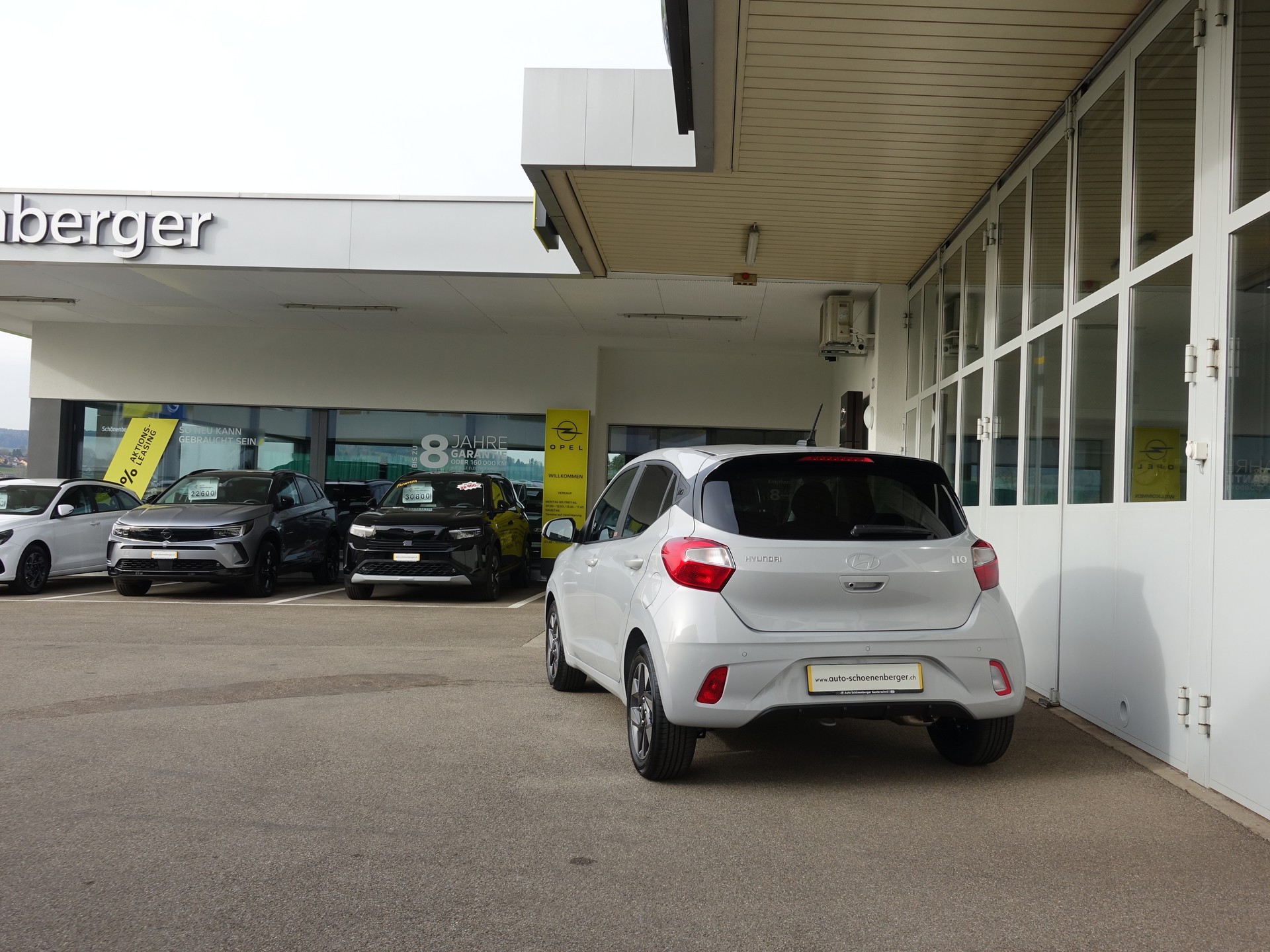 HYUNDAI i10 1.2 Amplia Automat-image-19