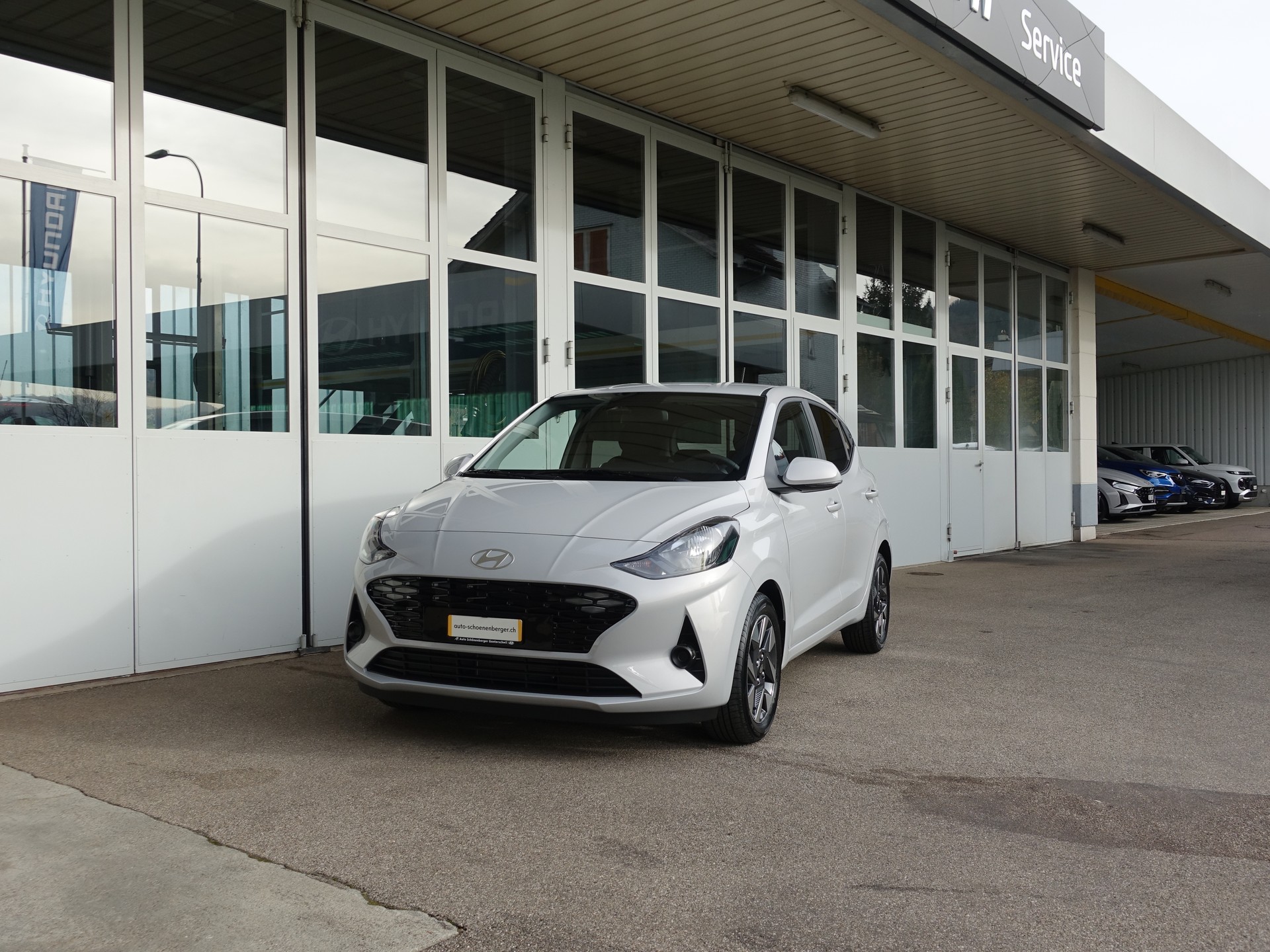 HYUNDAI i10 1.2 Amplia Automat-image-16