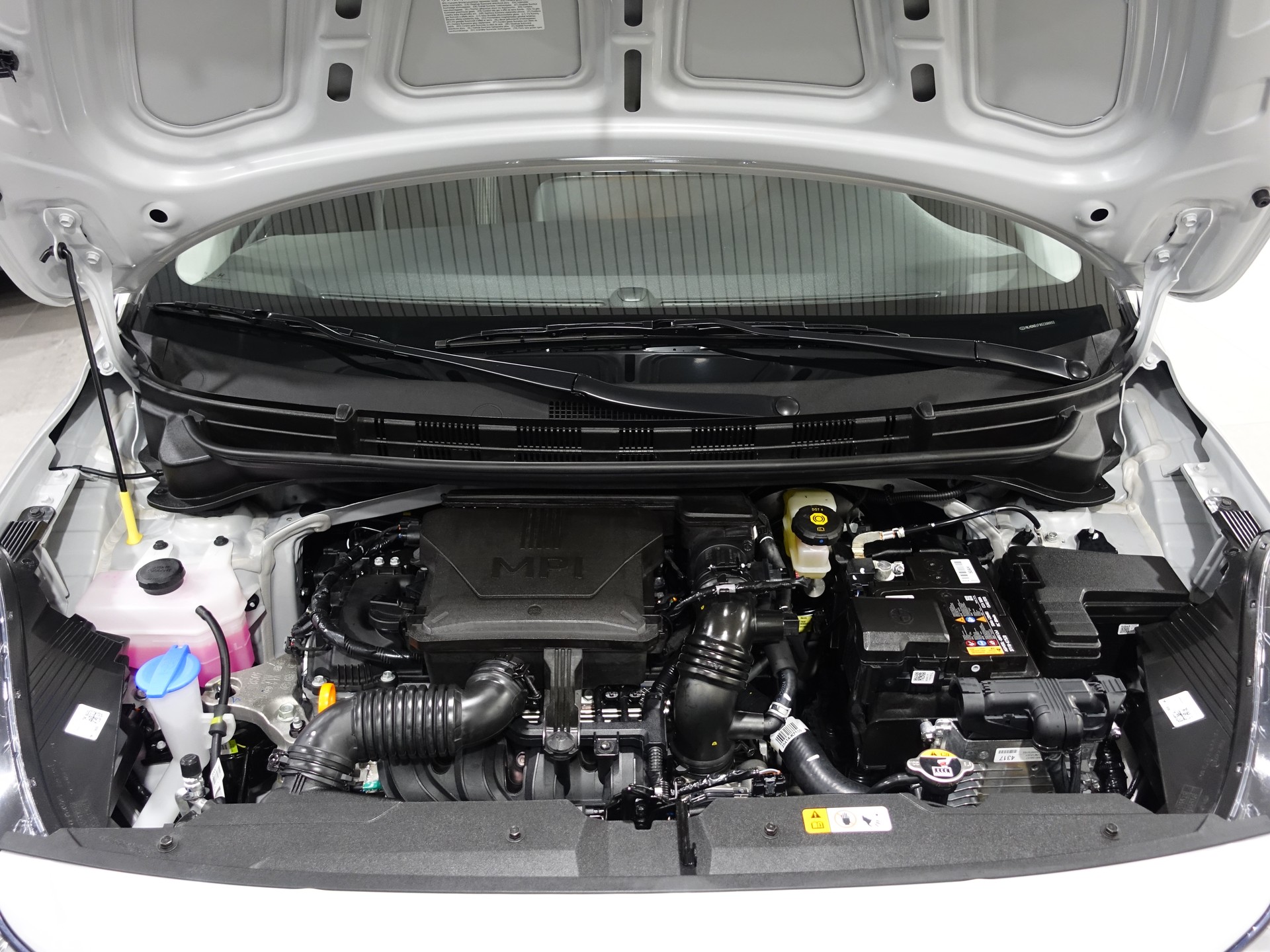 HYUNDAI i10 1.2 Amplia Automat-image-6