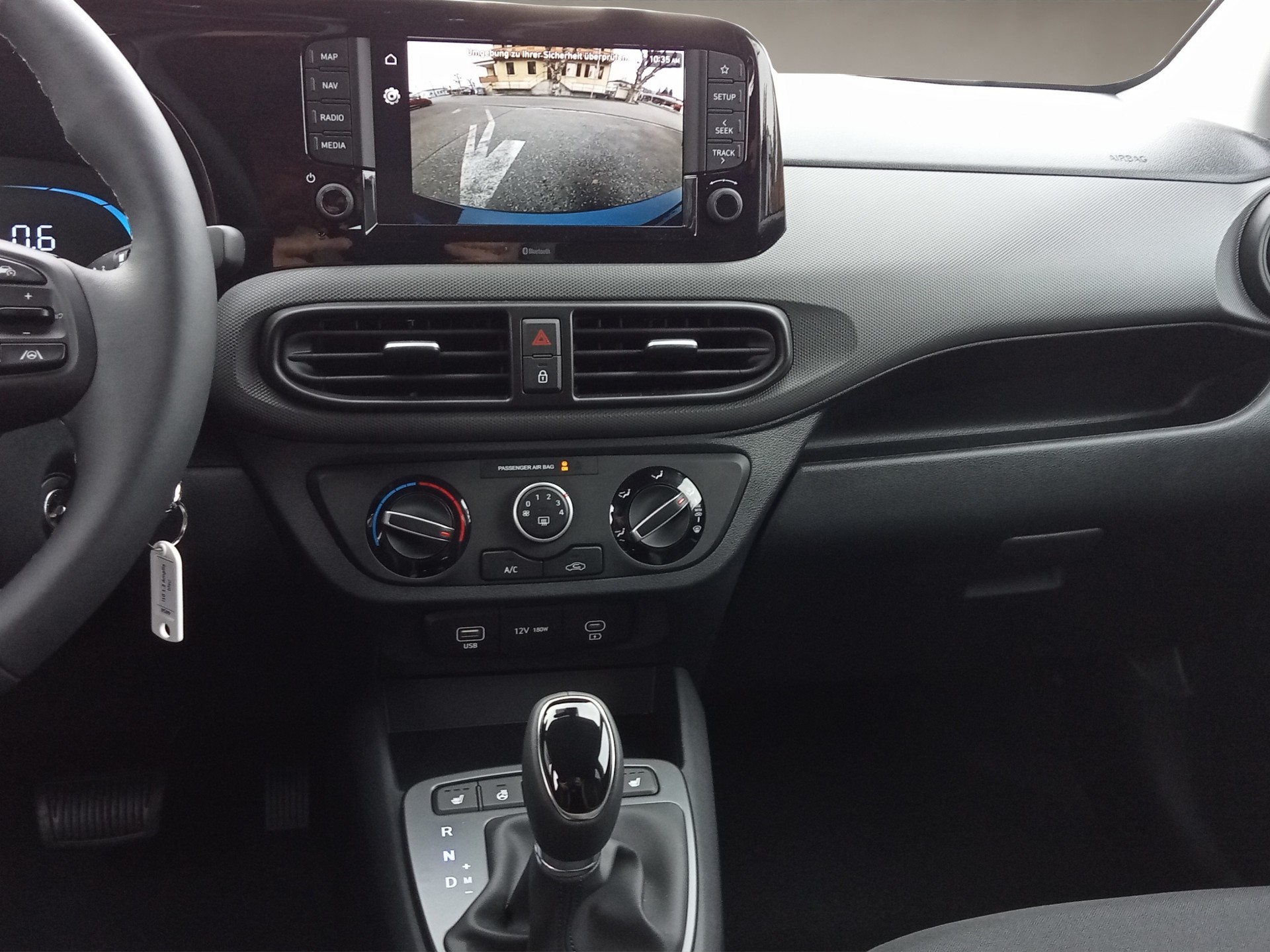 HYUNDAI i10 1.2 Amplia Aut.-image-14