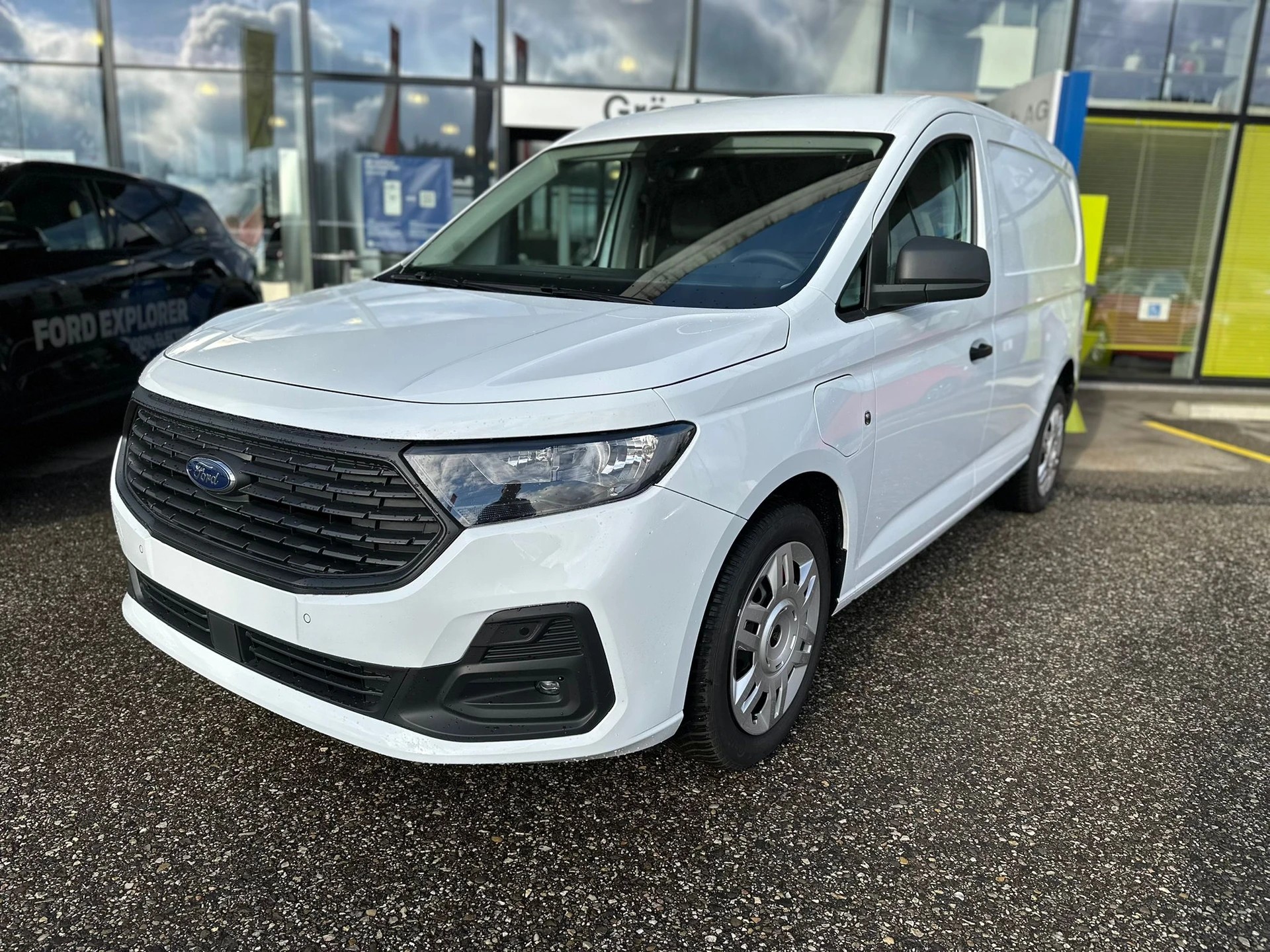 FORD Grand Transit Connect Kasten 1.5 EcoBoost PHEV Trend 0.99% Leasing-image-0