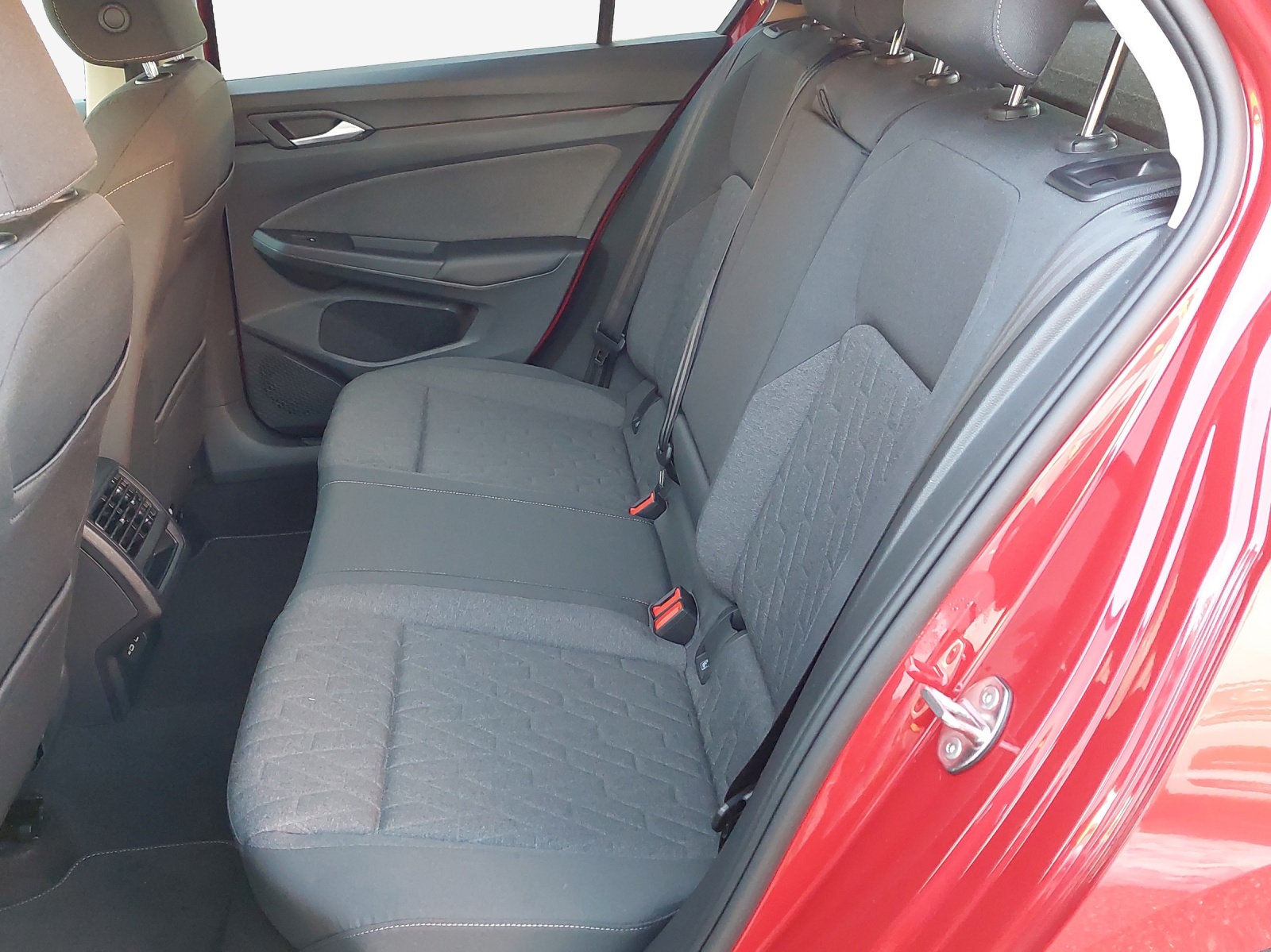 VW Golf 1.5 e TSI mHEV United DSG-image-11