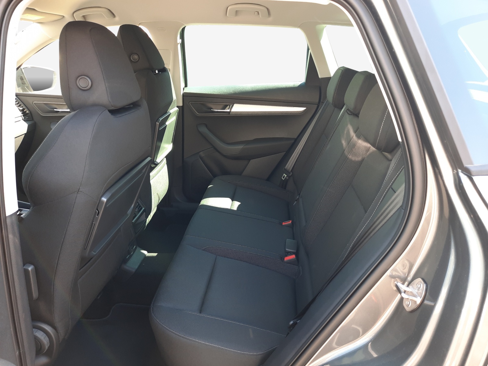 SKODA Karoq 2.0 TDI CR Selection 4x4 DSG-image-11