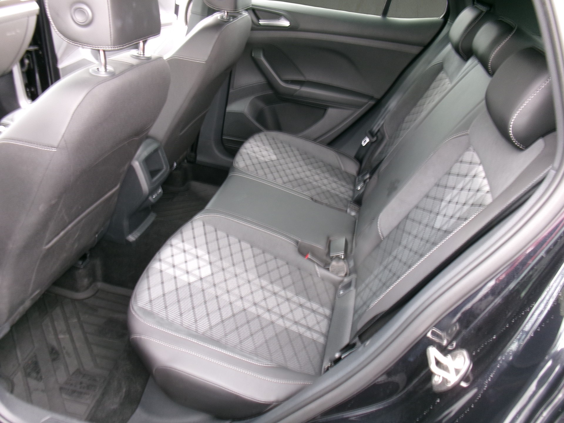 VW T-Cross 1.5 TSI EVO ACT R-Line DSG-image-4