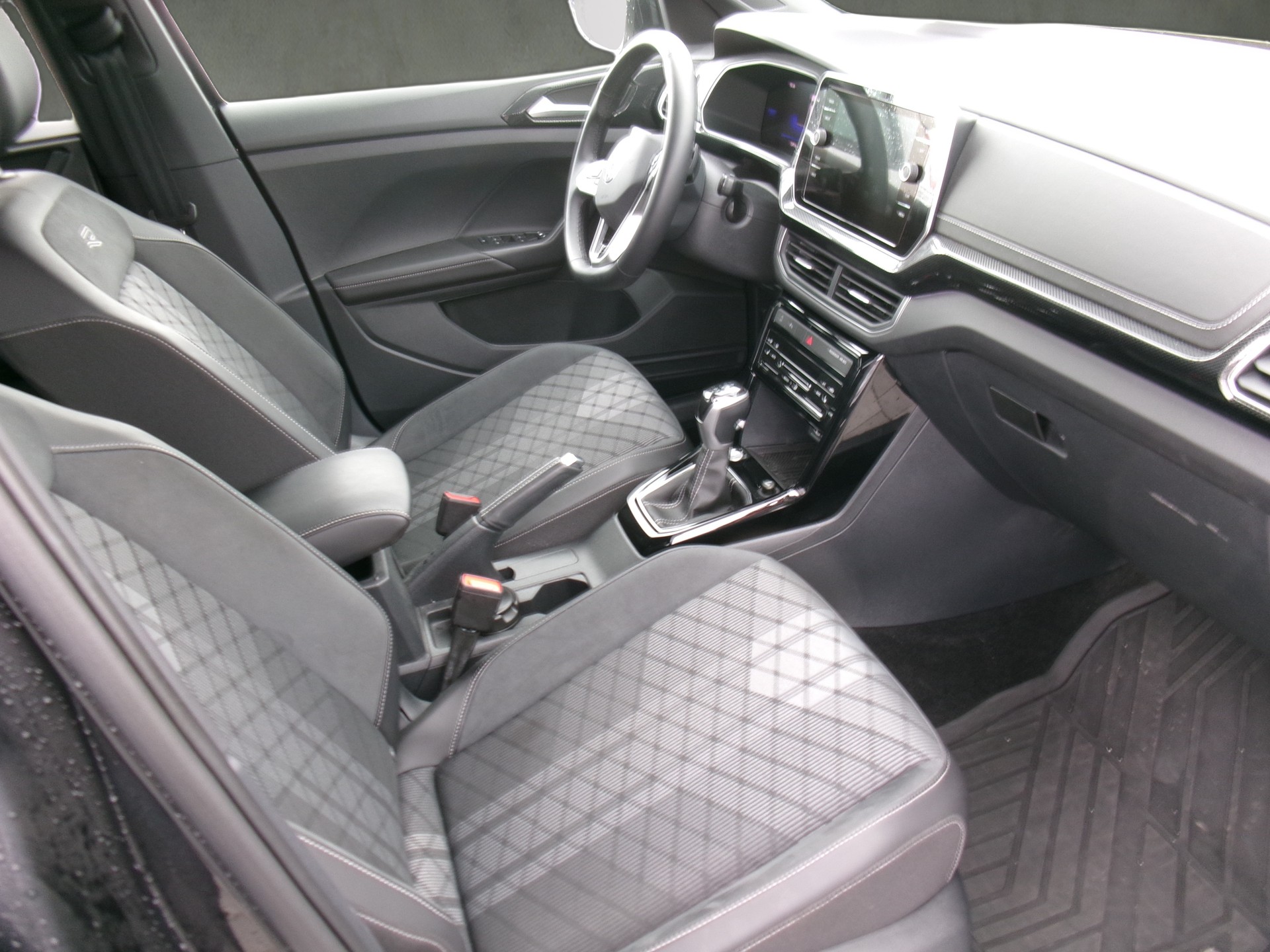 VW T-Cross 1.5 TSI EVO ACT R-Line DSG-image-5