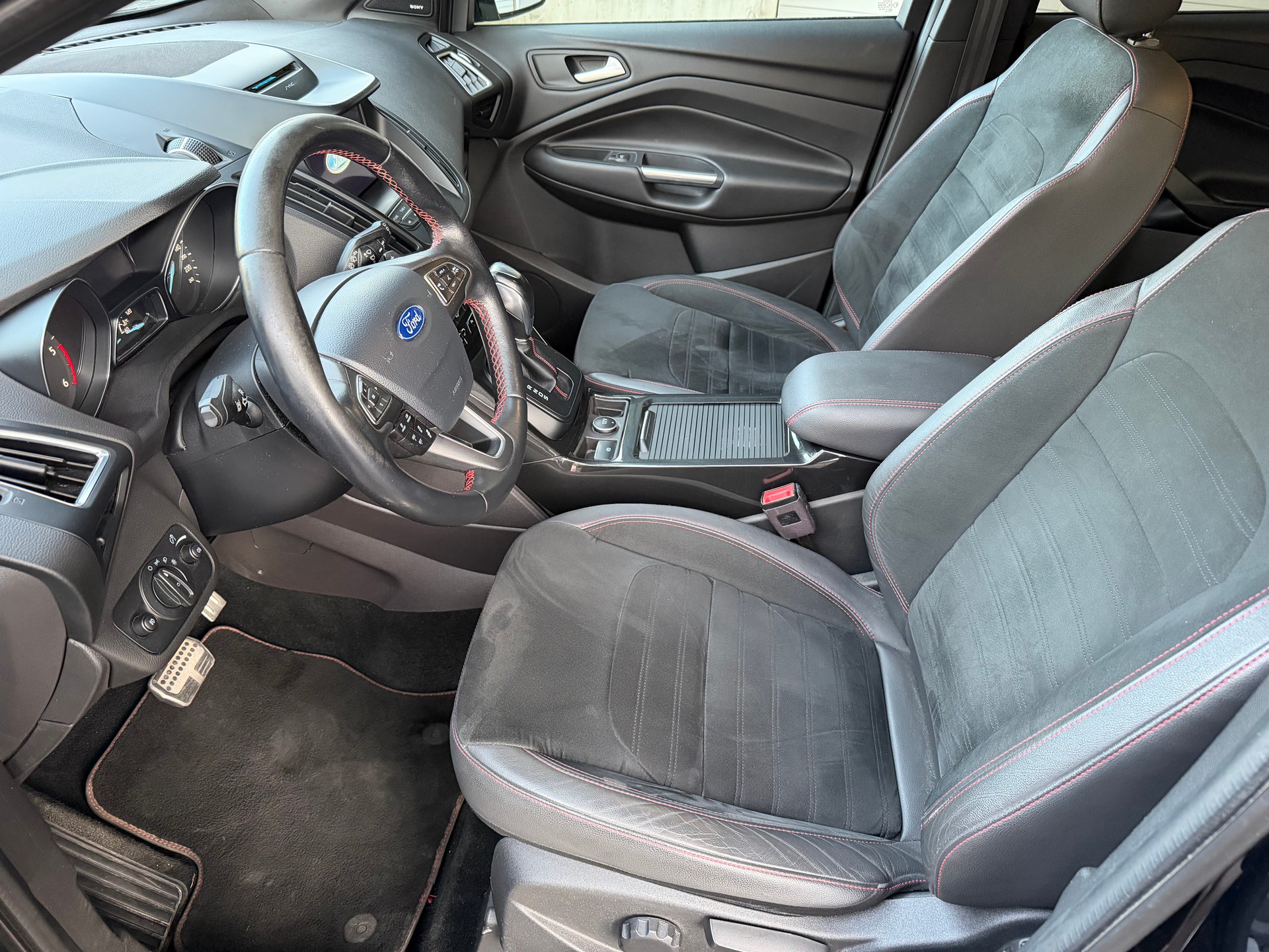 FORD Kuga 2.0 TDCi ST Line High 4WD PowerShift-image-8