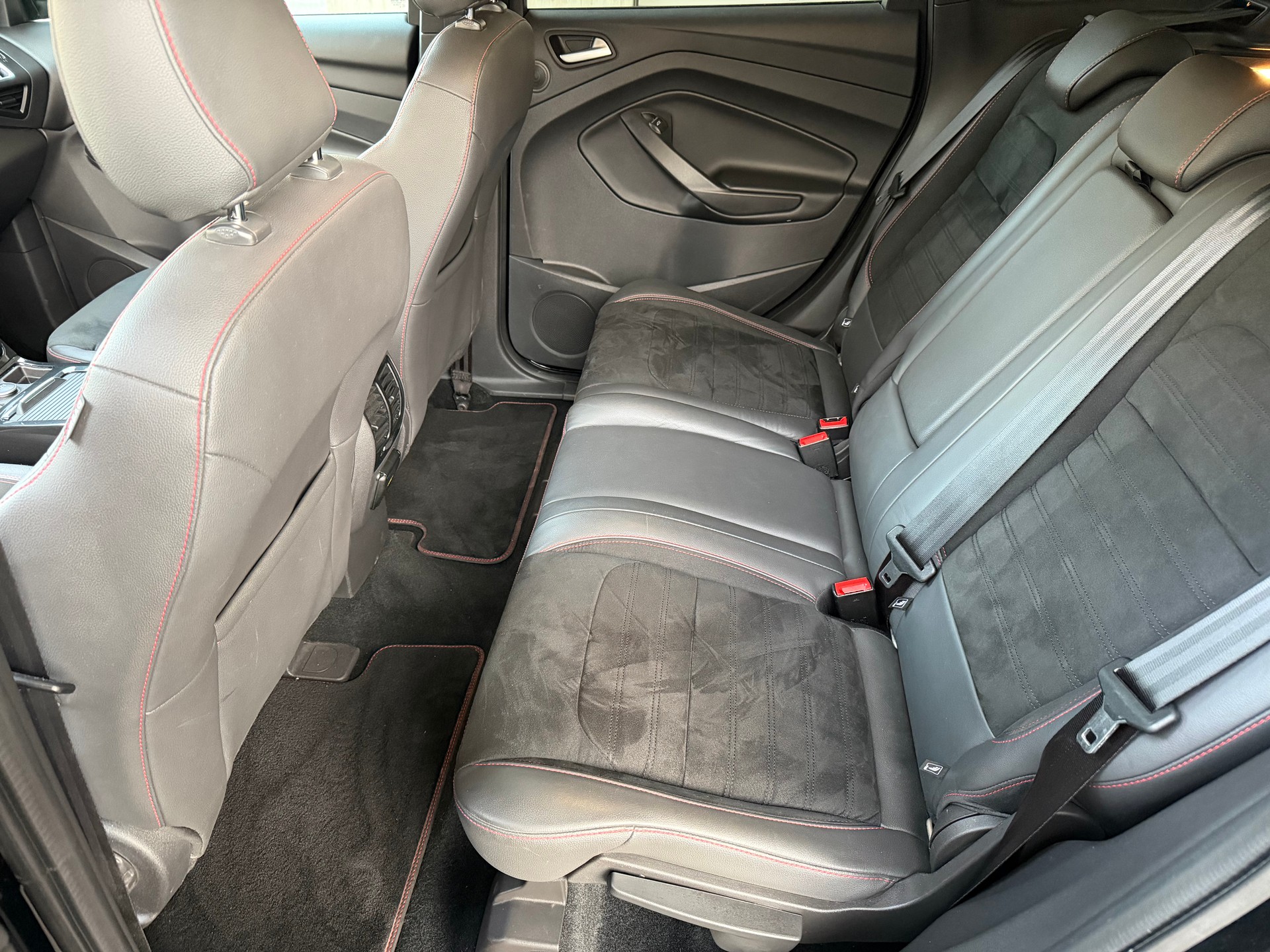 FORD Kuga 2.0 TDCi ST Line High 4WD PowerShift-image-9