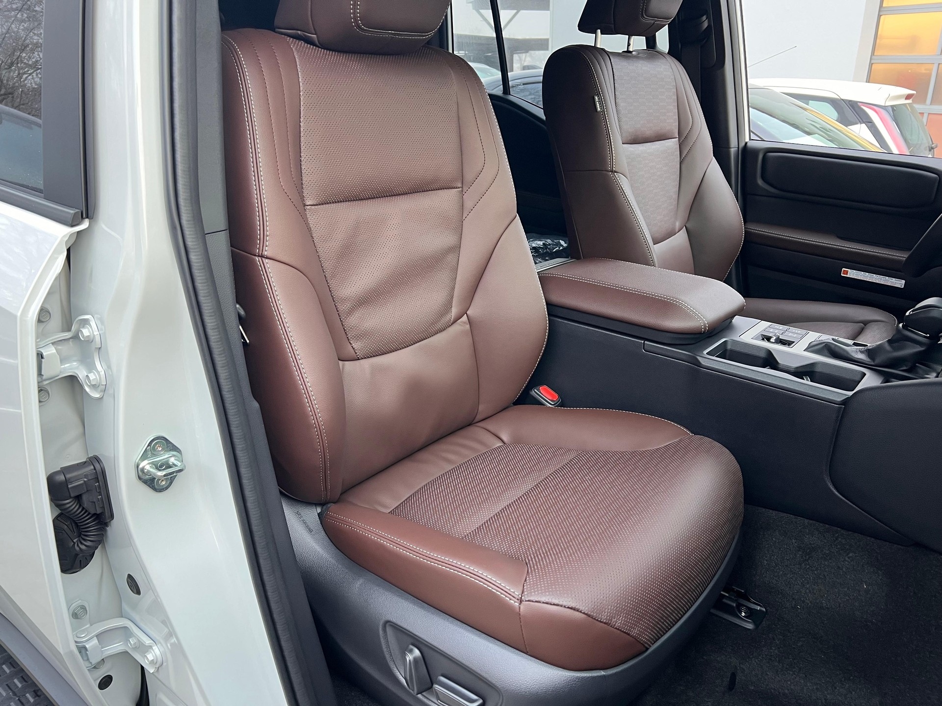 TOYOTA Land Cruiser 2.8 D 48V Invincible-image-15