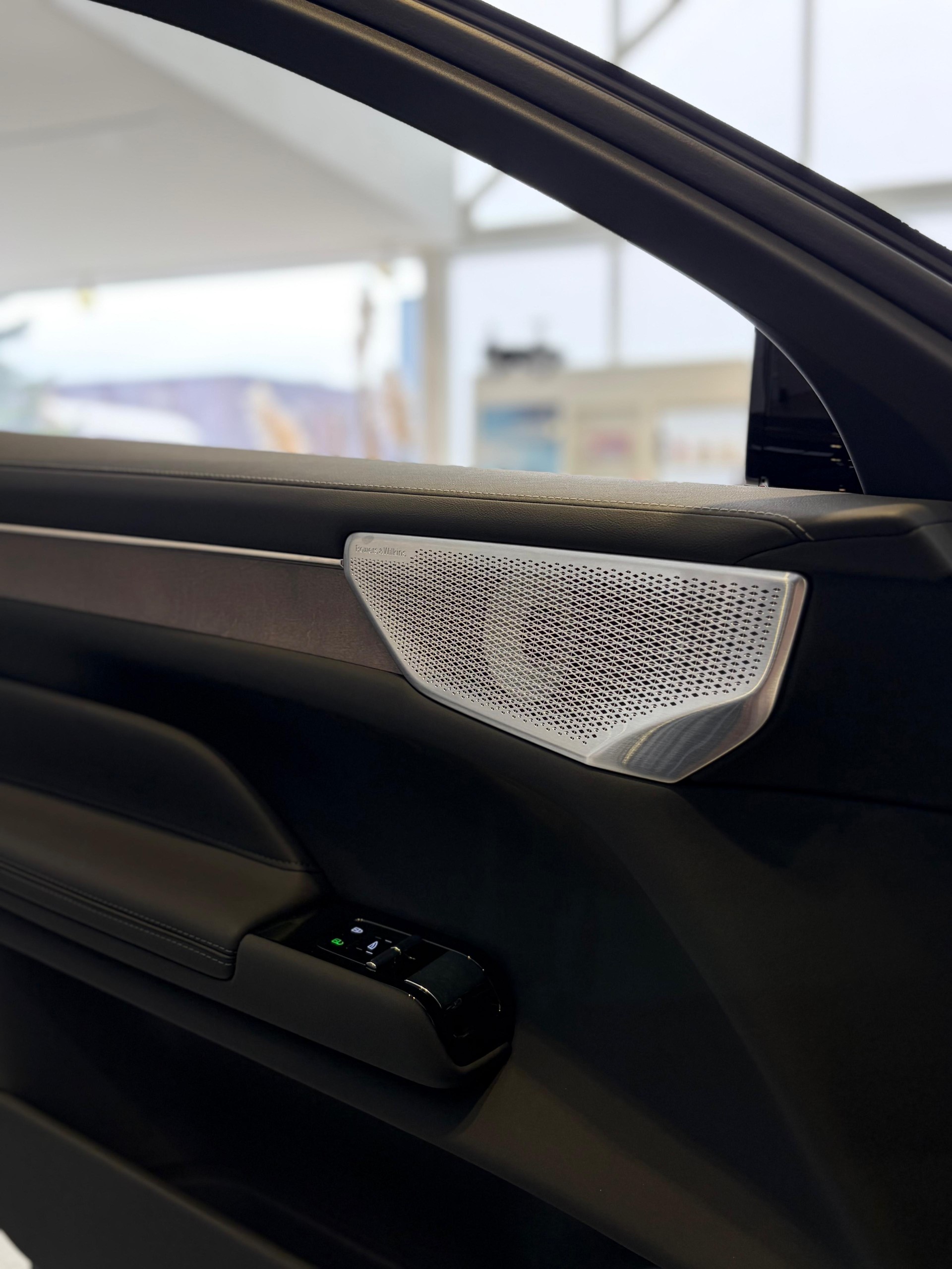VOLVO ES90 Ultra-image-14