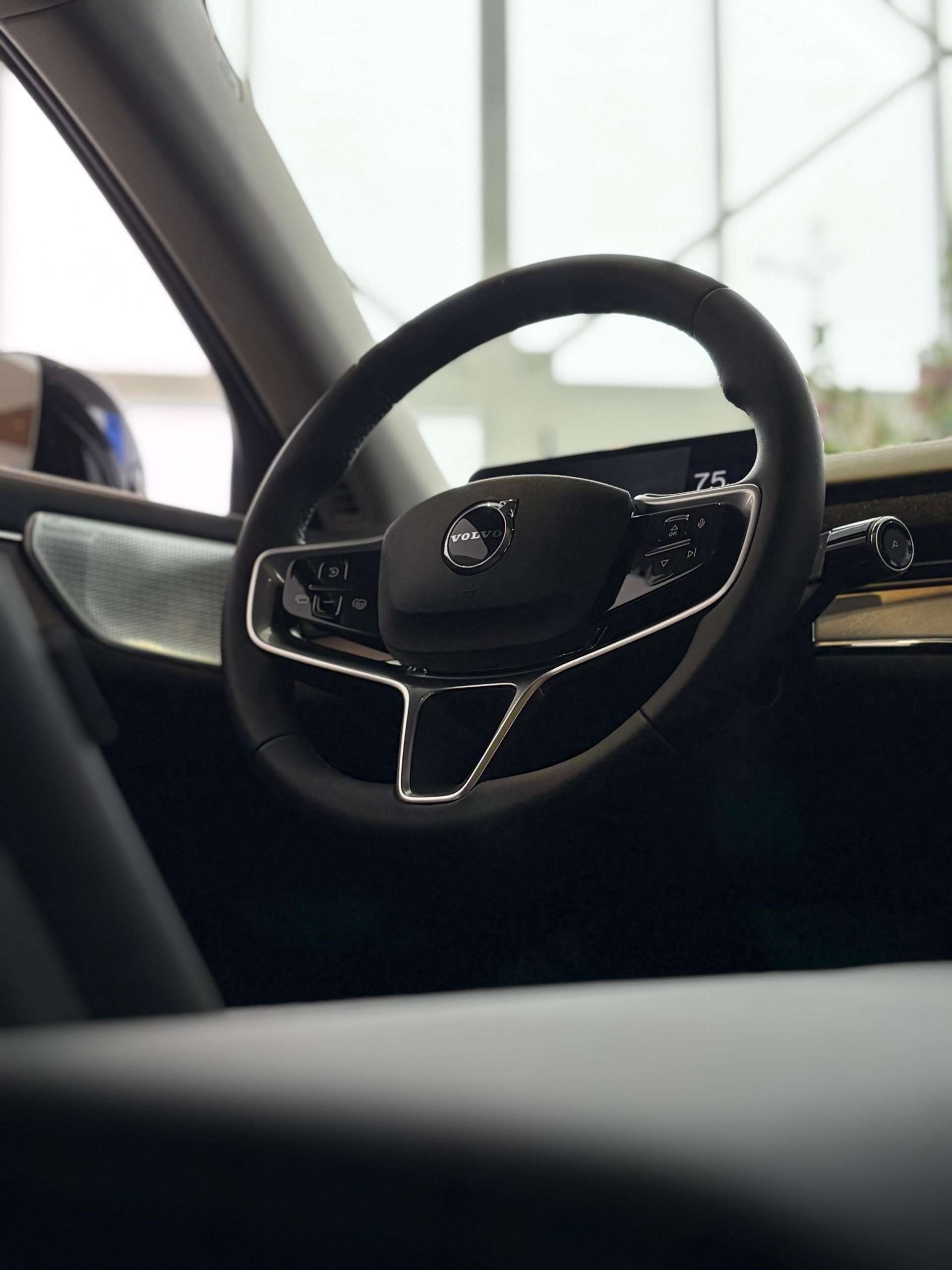 VOLVO ES90 Ultra-image-9
