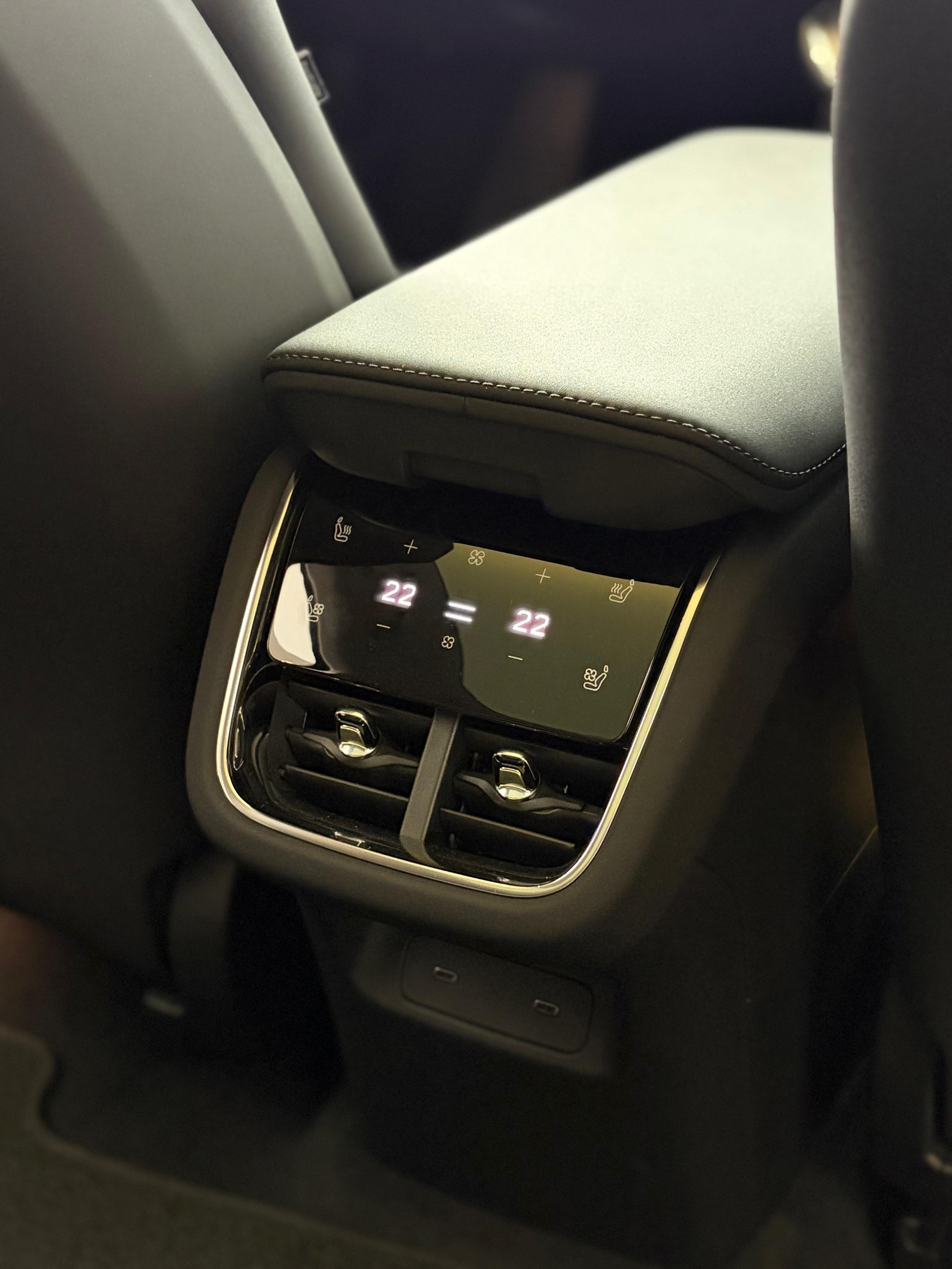 VOLVO ES90 Ultra-image-16