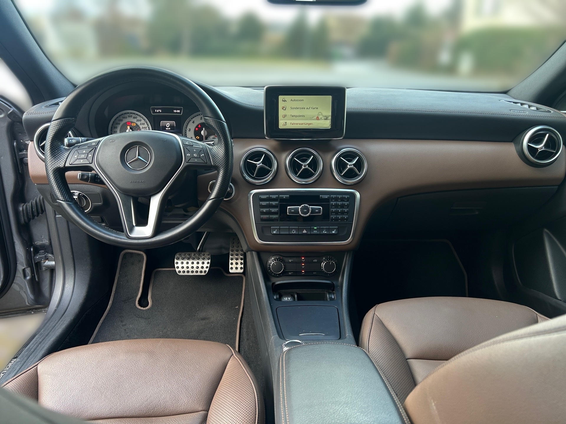 MERCEDES-BENZ A 250 Style 4Matic 7G-DCT-image-9