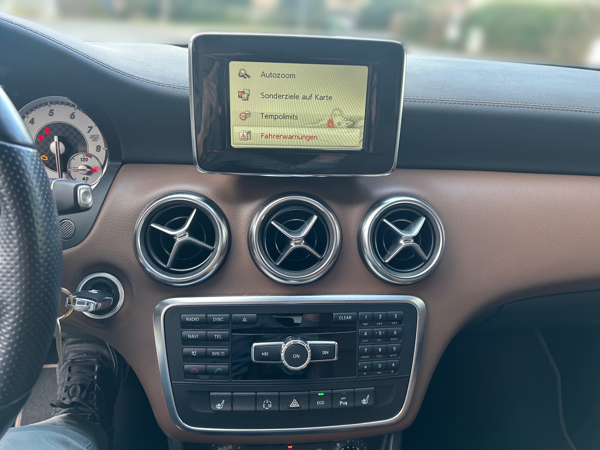 MERCEDES-BENZ A 250 Style 4Matic 7G-DCT-image-7