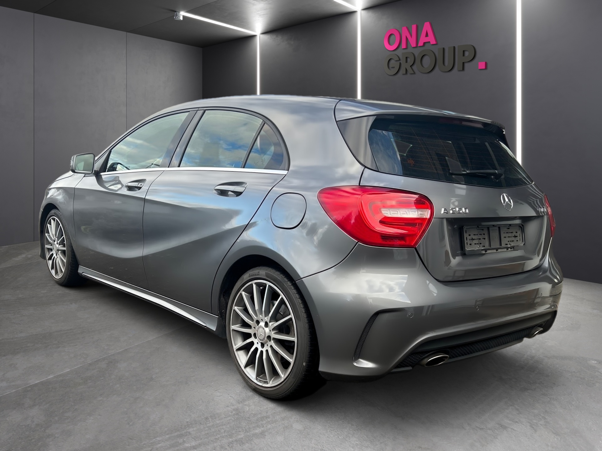 MERCEDES-BENZ A 250 Style 4Matic 7G-DCT-image-4
