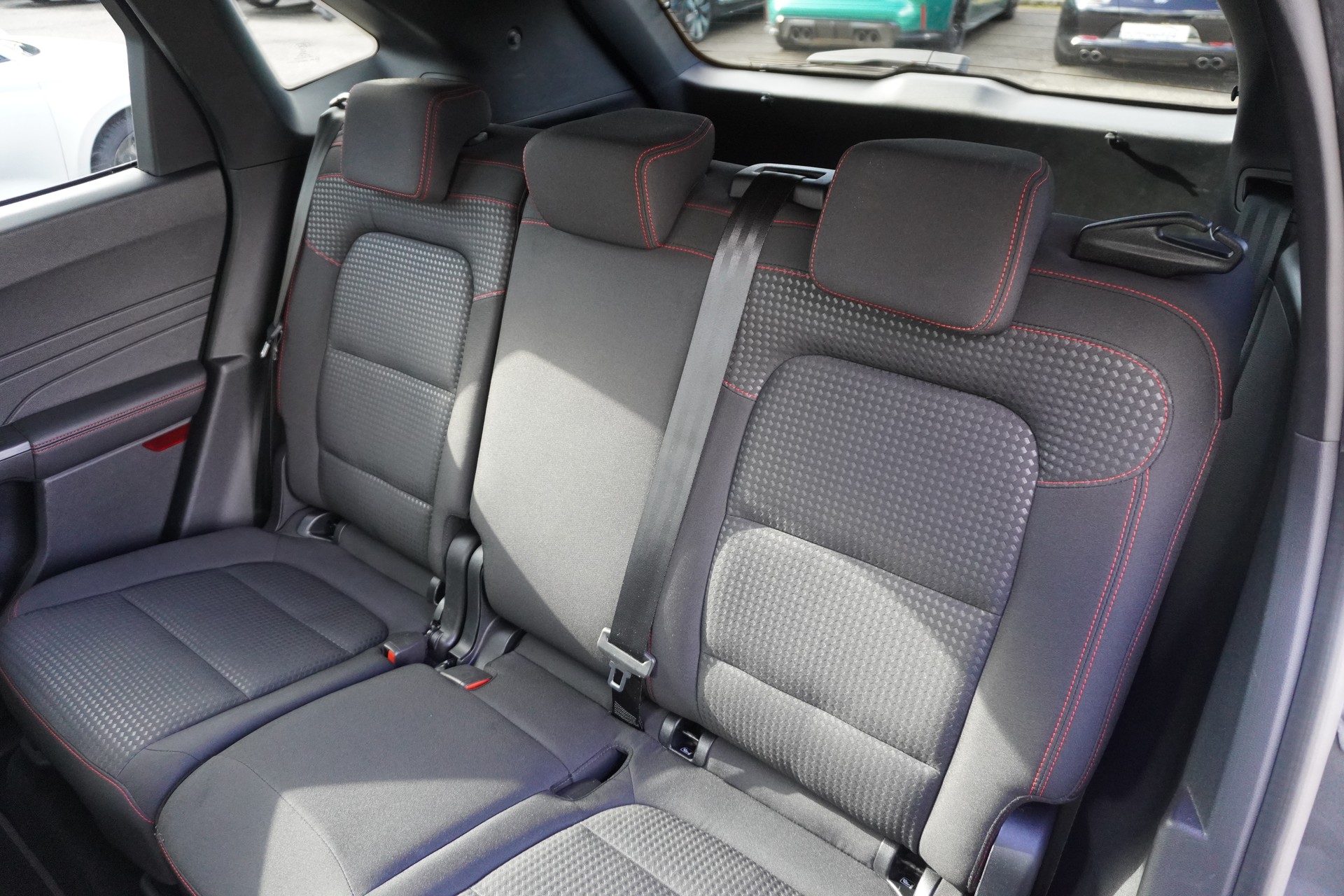 FORD Kuga 2.5 PHEV ST-Line-image-12