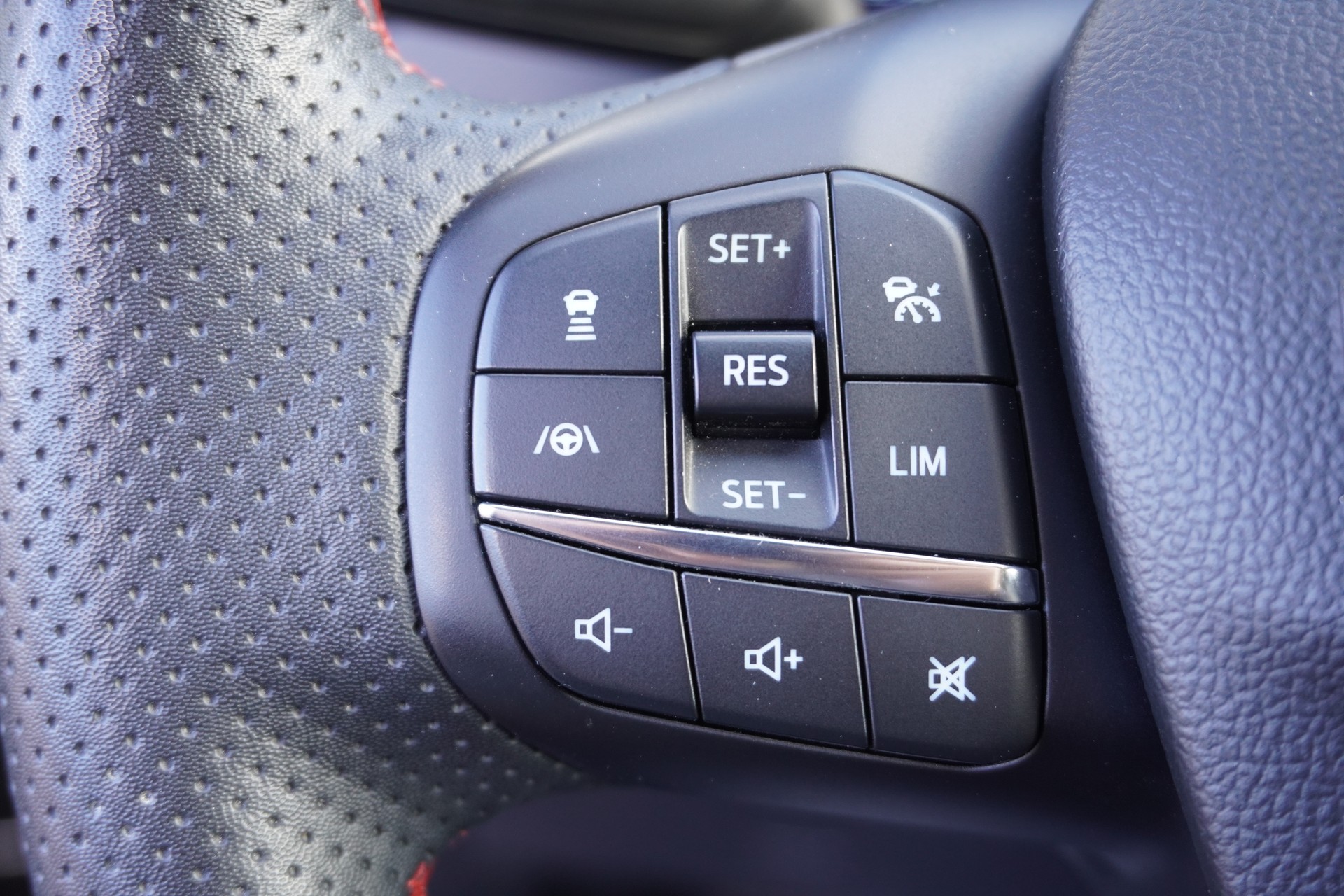 FORD Kuga 2.5 PHEV ST-Line-image-25