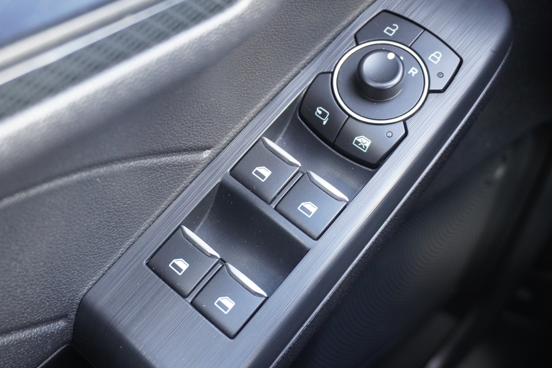 FORD Kuga 2.5 PHEV ST-Line-image-28
