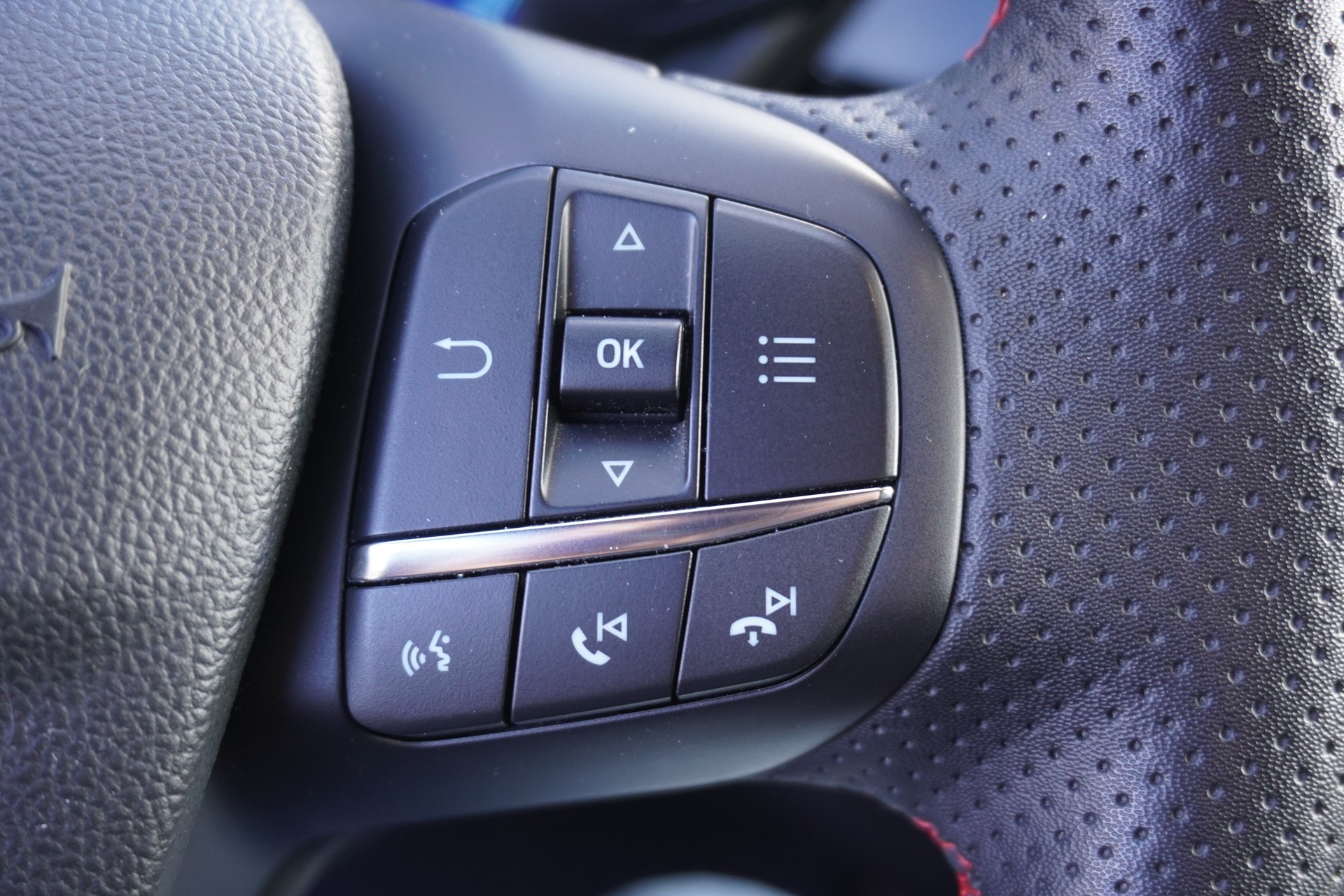 FORD Kuga 2.5 PHEV ST-Line-image-24