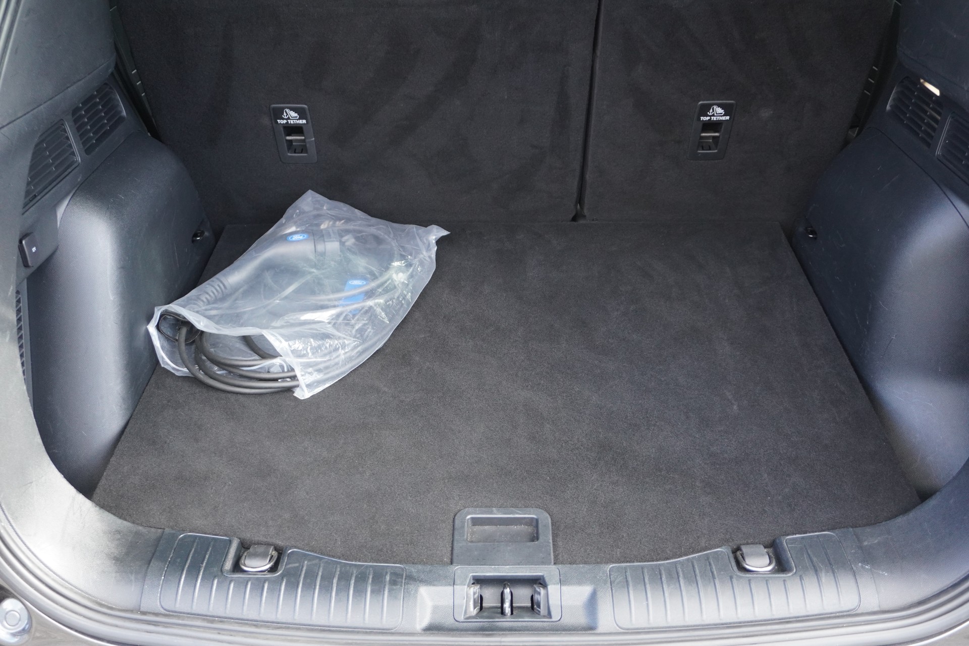 FORD Kuga 2.5 PHEV ST-Line-image-10