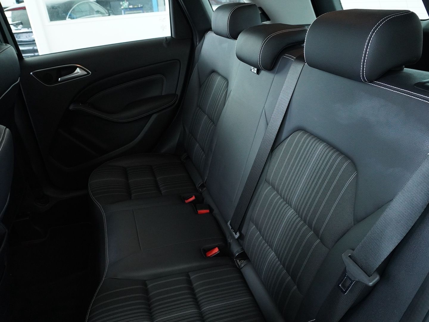 MERCEDES-BENZ B 200 7G-DCT-image-4