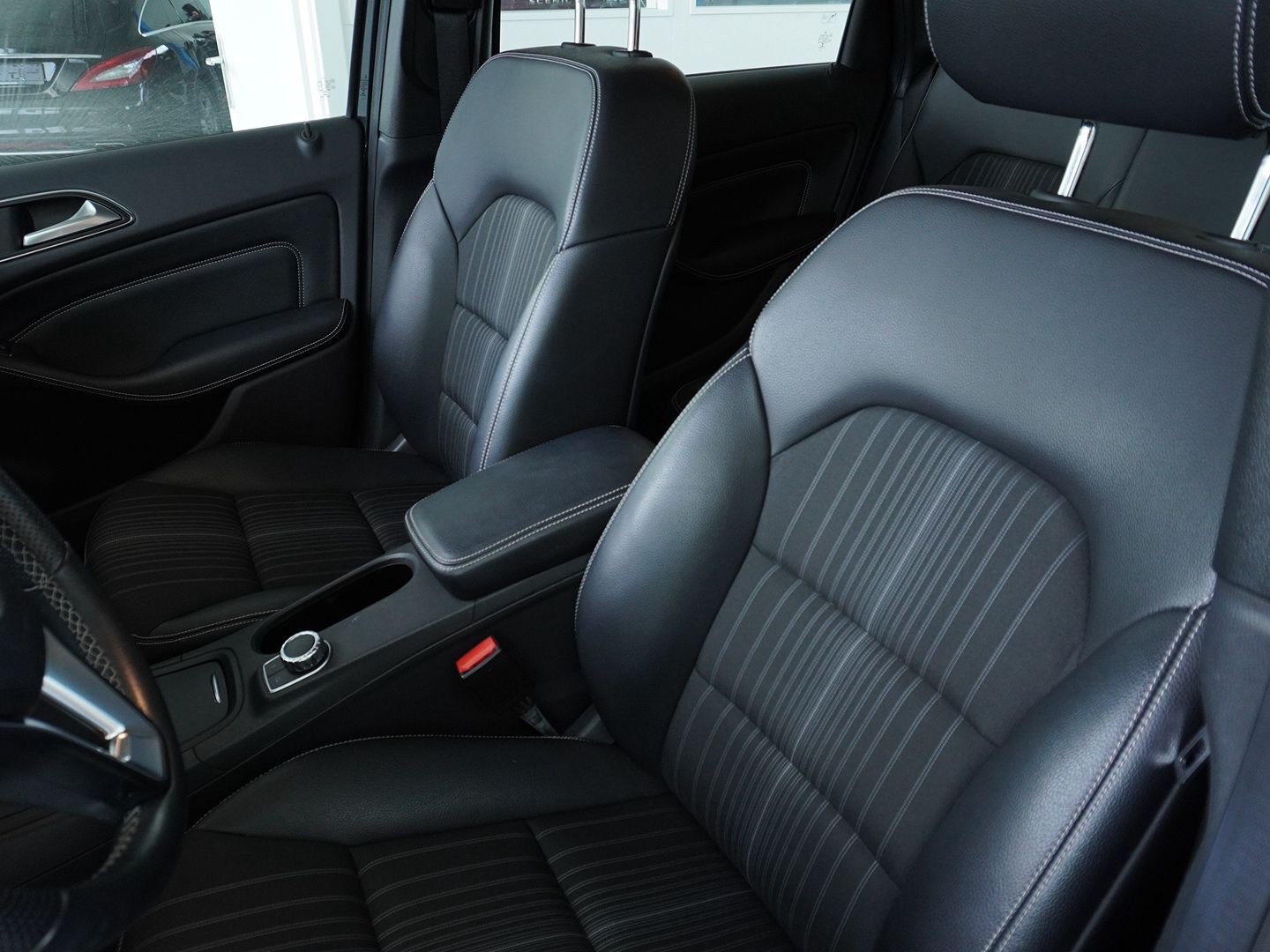 MERCEDES-BENZ B 200 7G-DCT-image-3