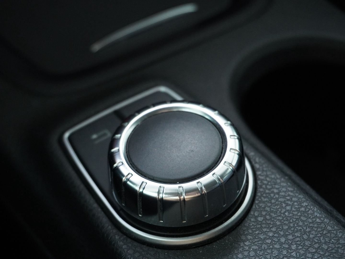 MERCEDES-BENZ B 200 7G-DCT-image-9